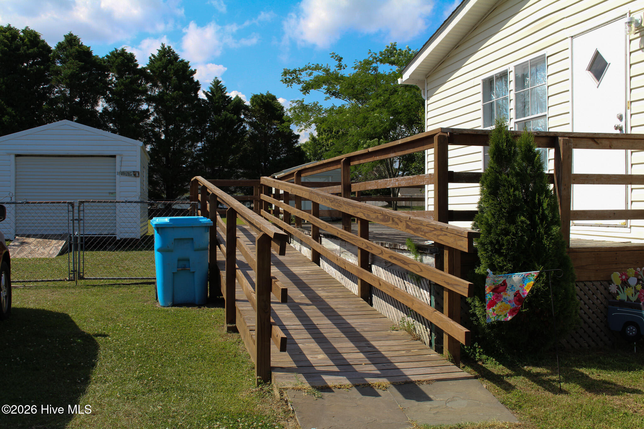 main property photo 8