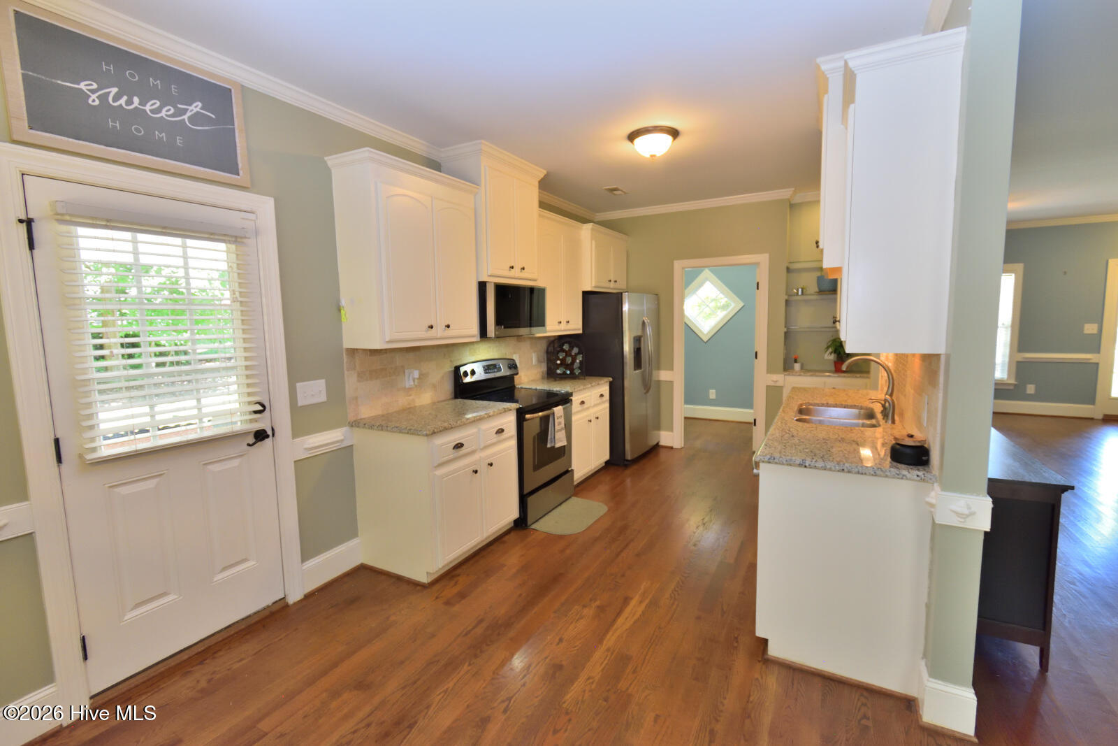 main property photo 5