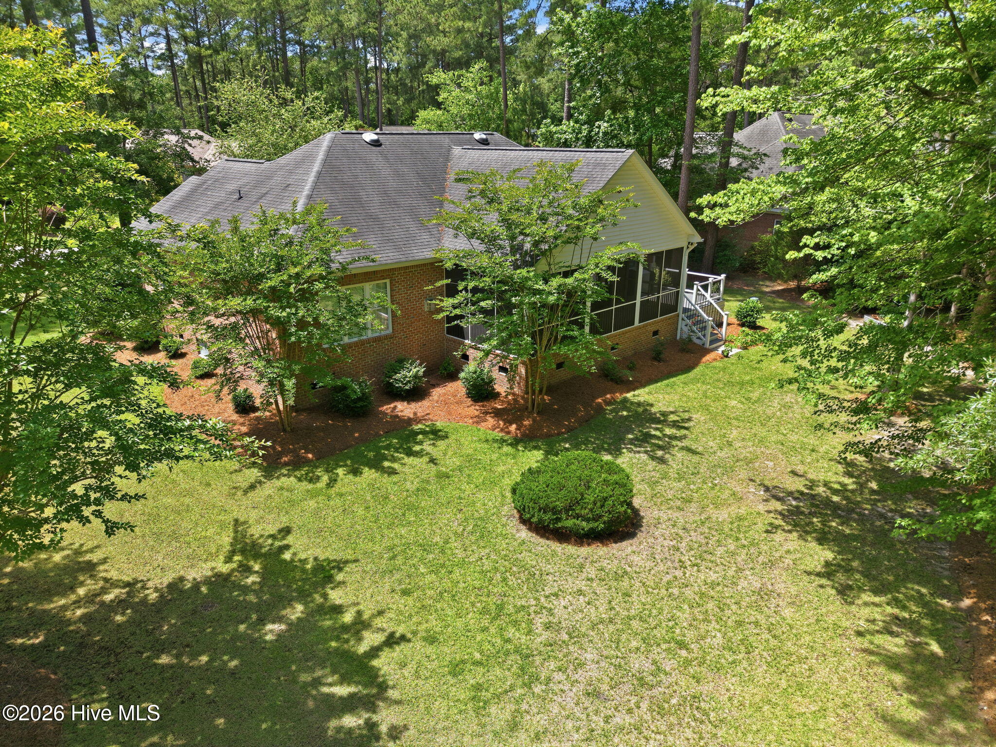 main property photo 40