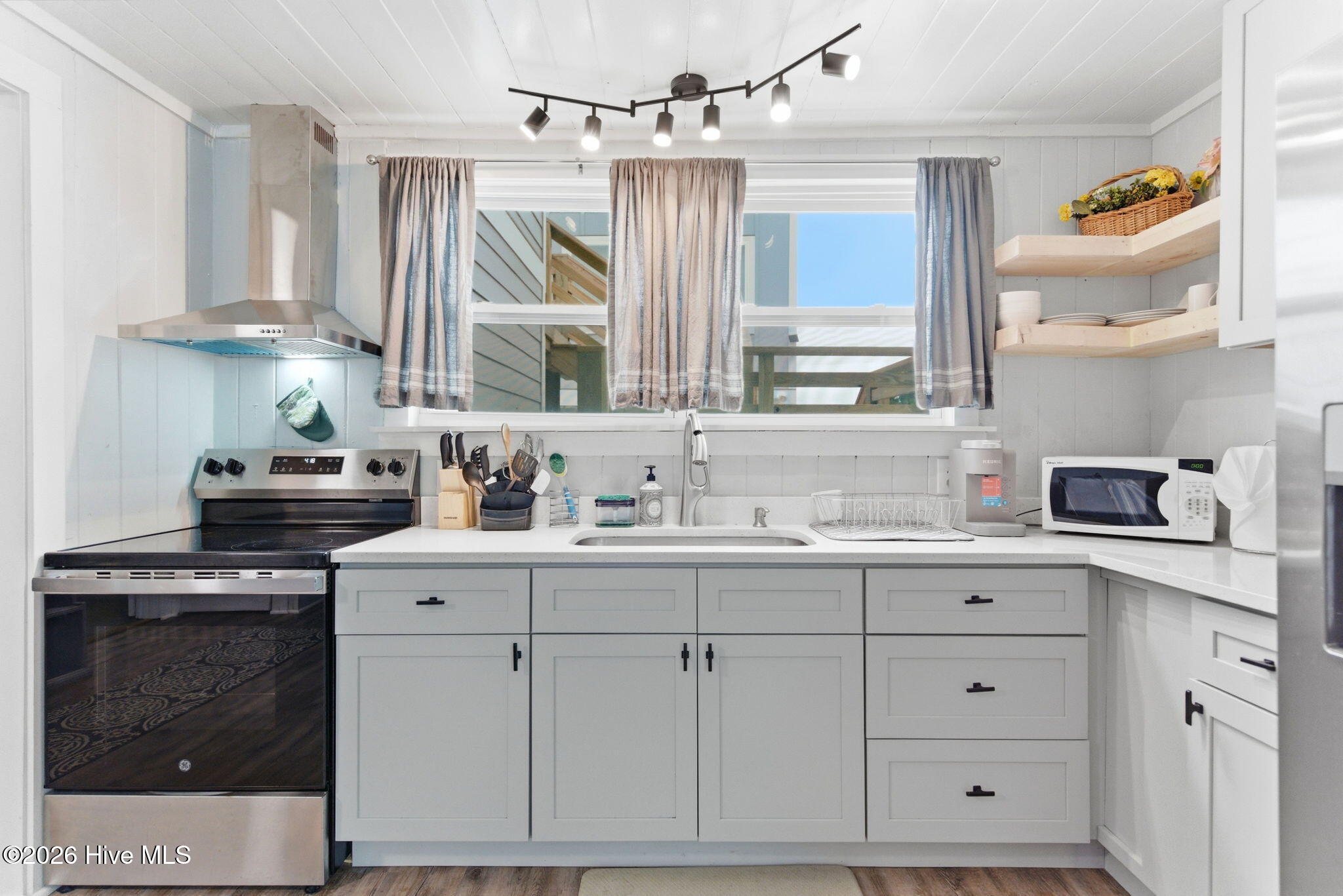 main property photo 67
