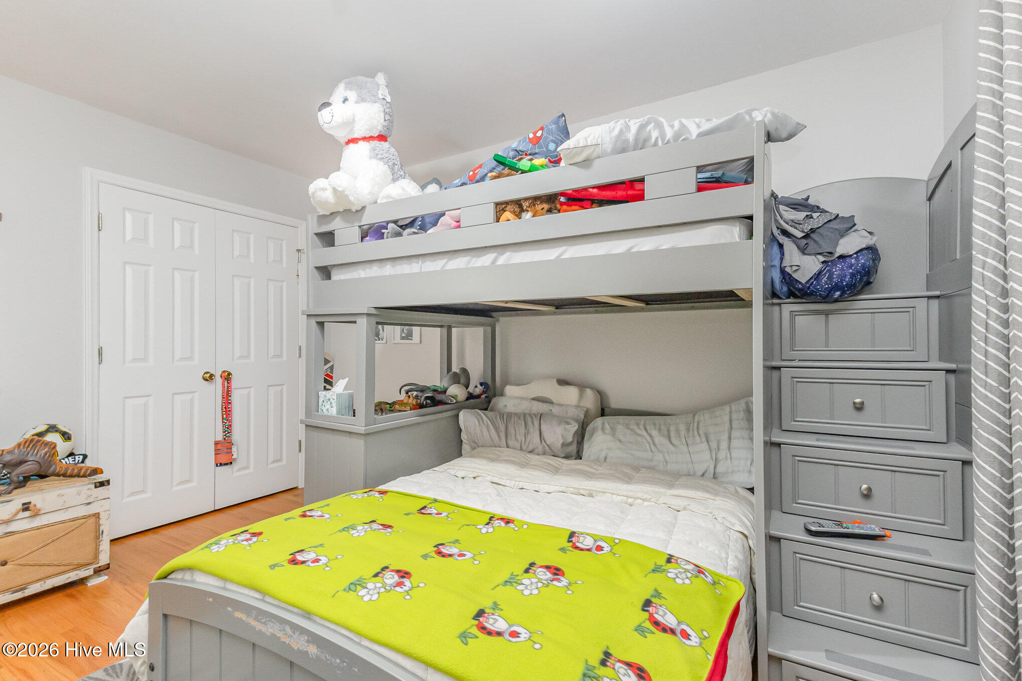 main property photo 30