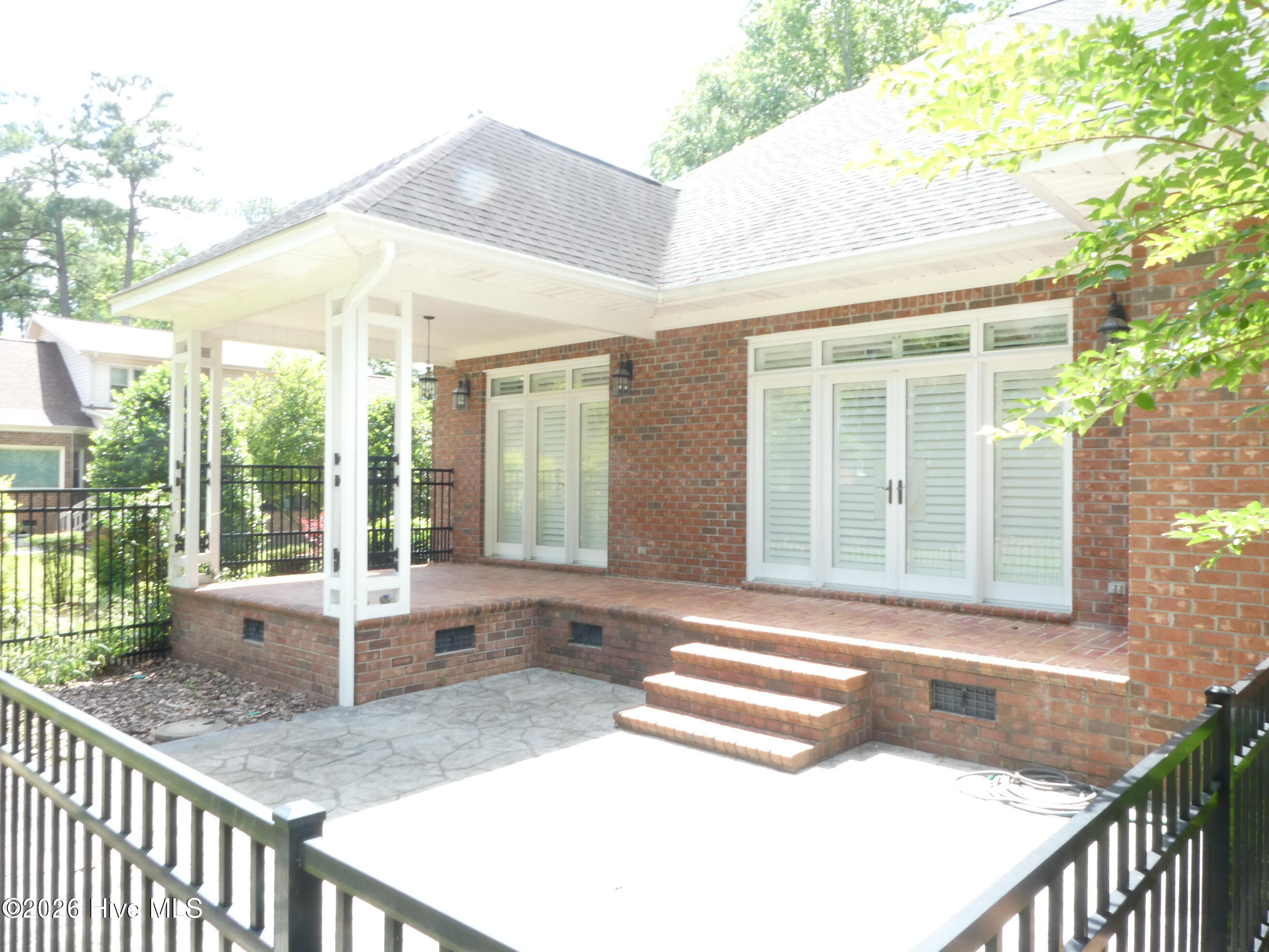 main property photo 40