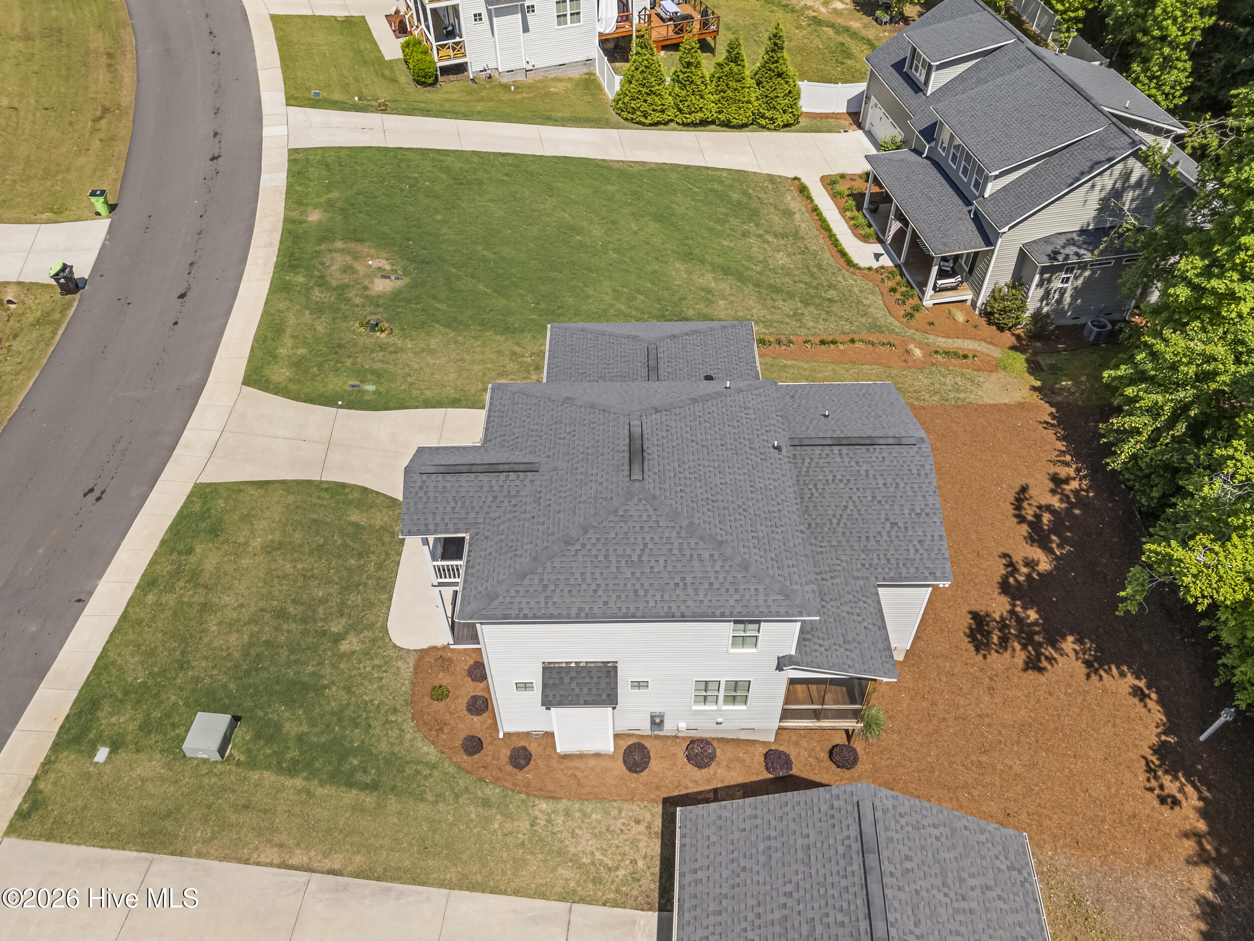 main property photo 37