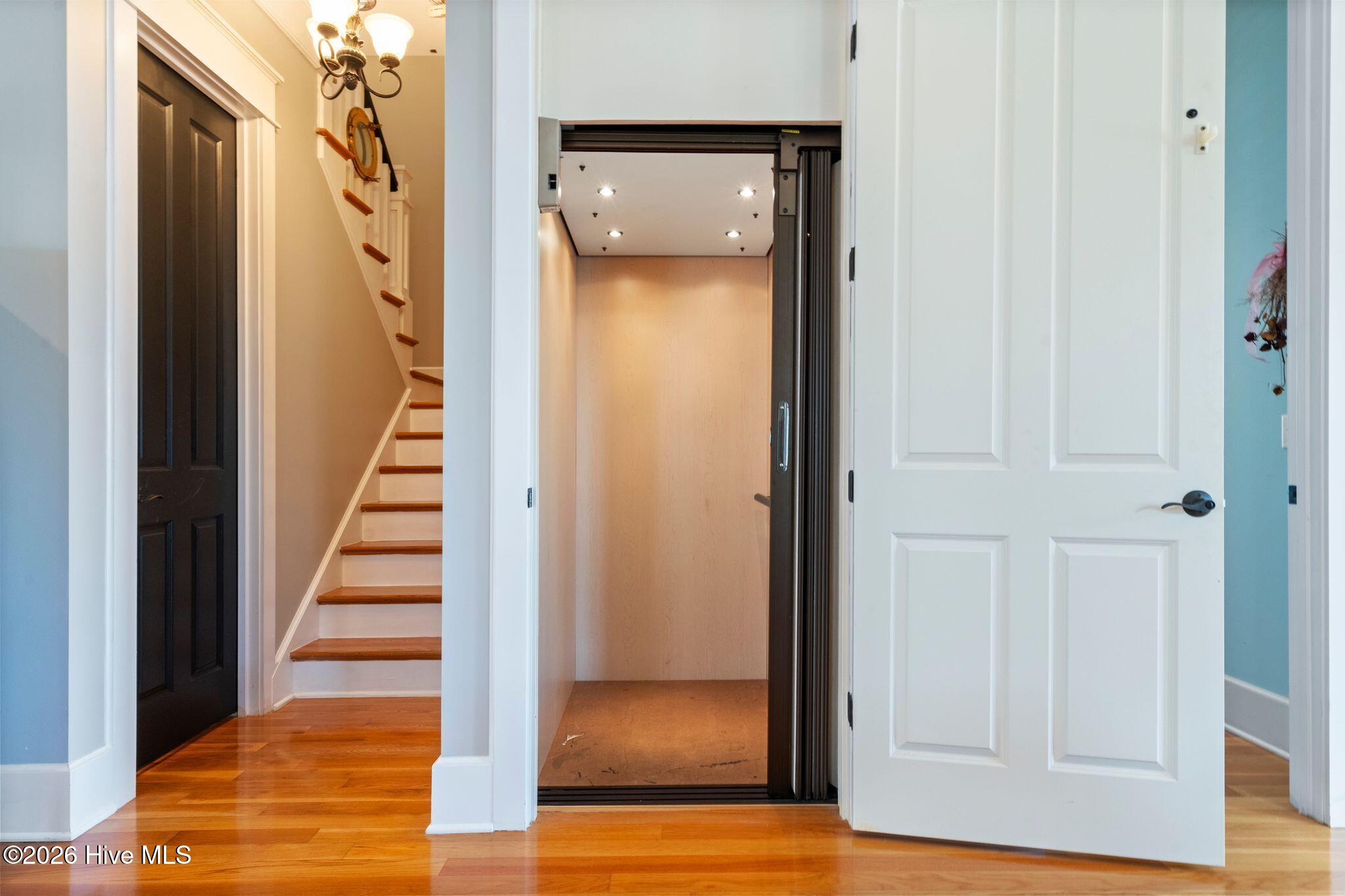main property photo 13