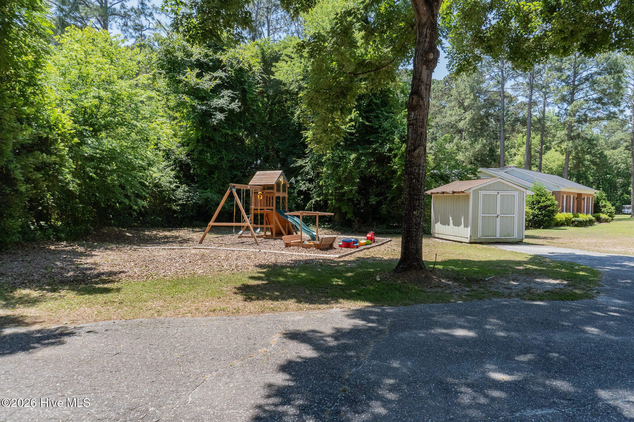 main property photo 13