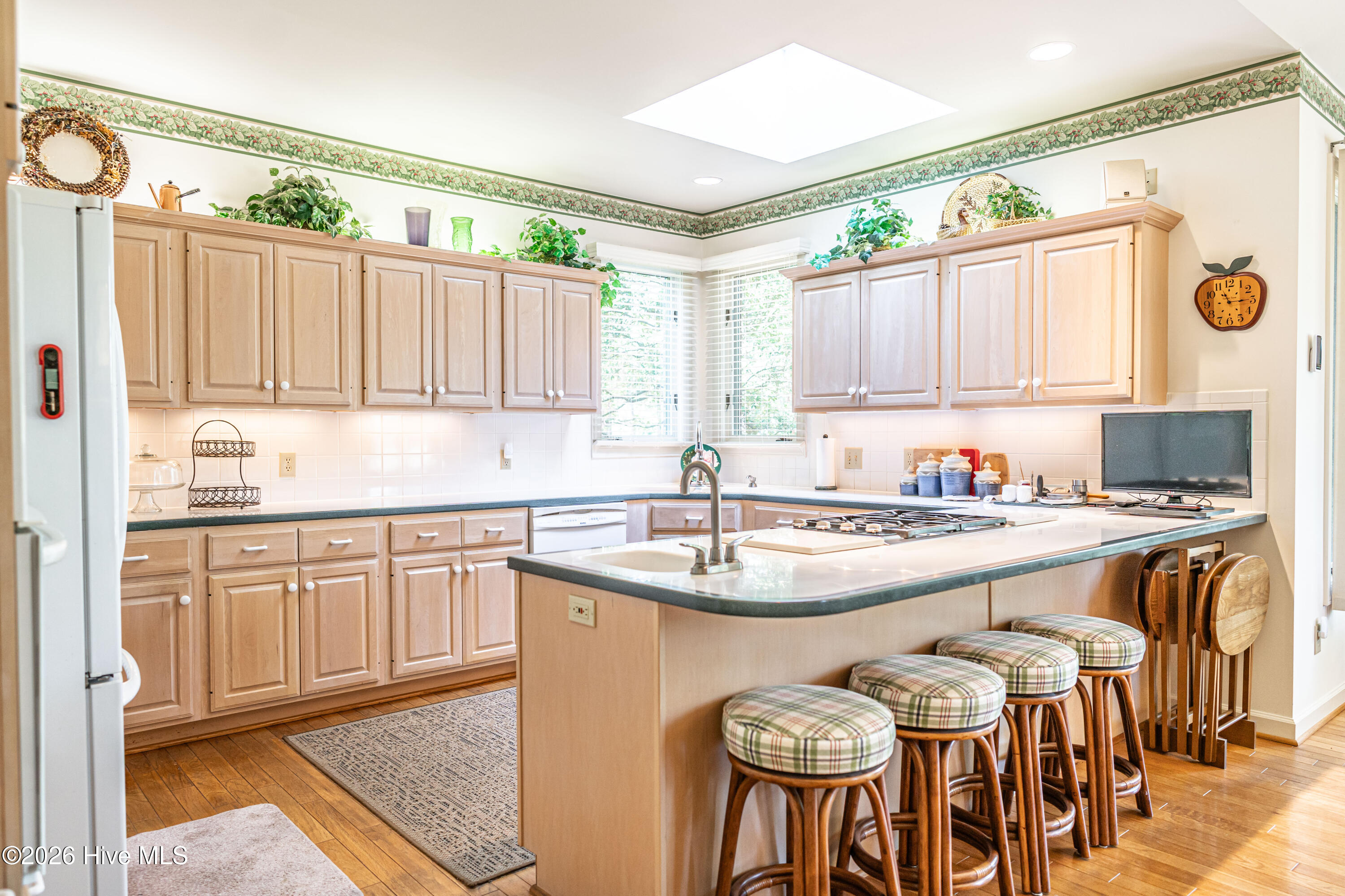 main property photo 3