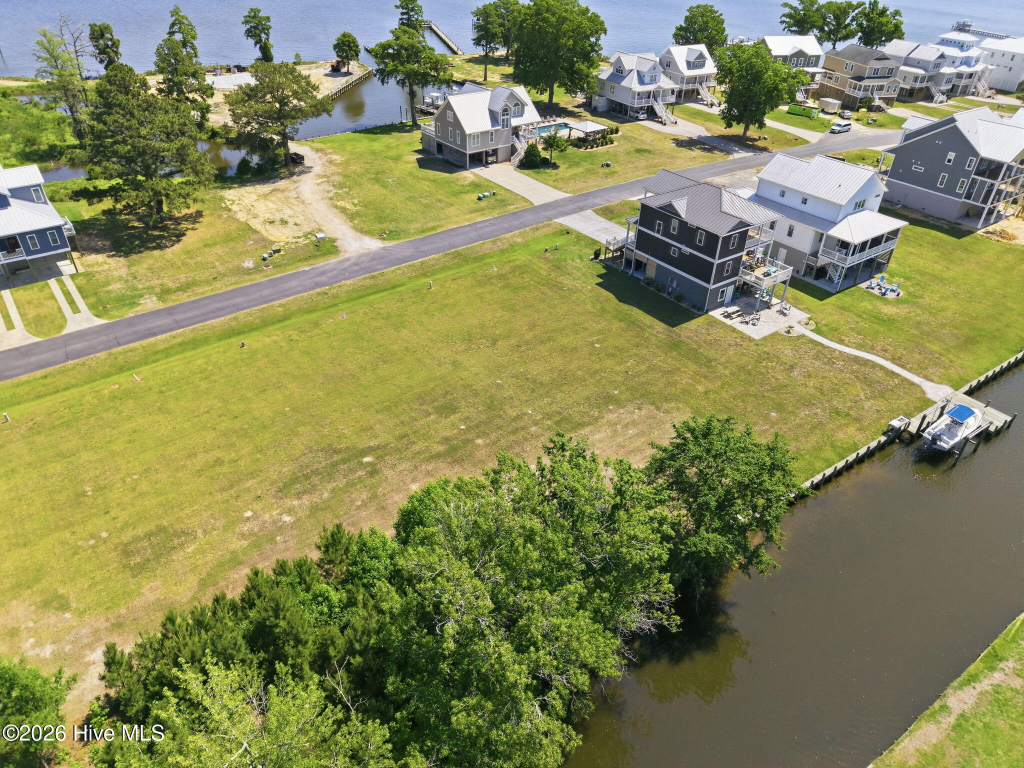 main property photo 8