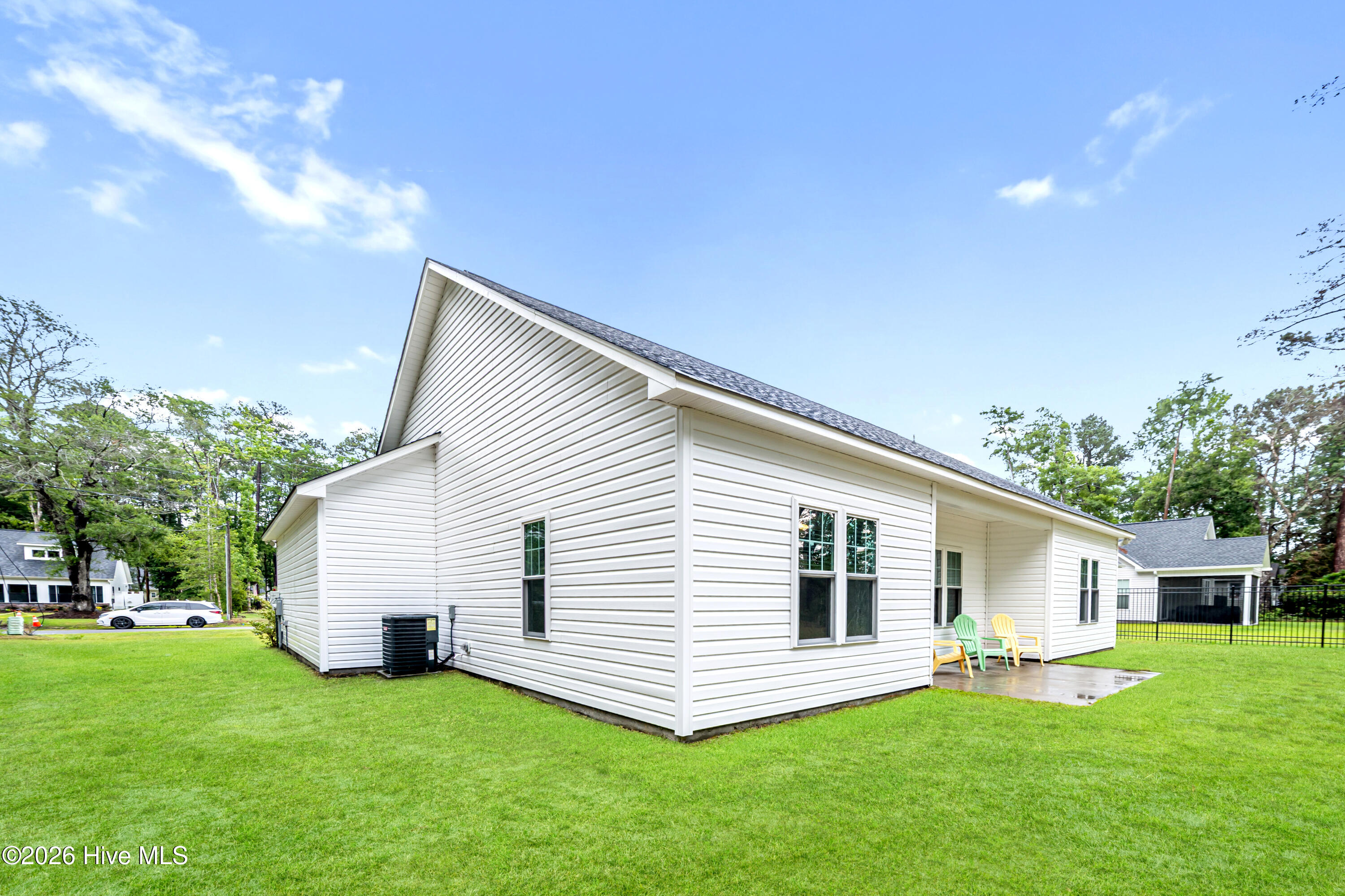 main property photo 27