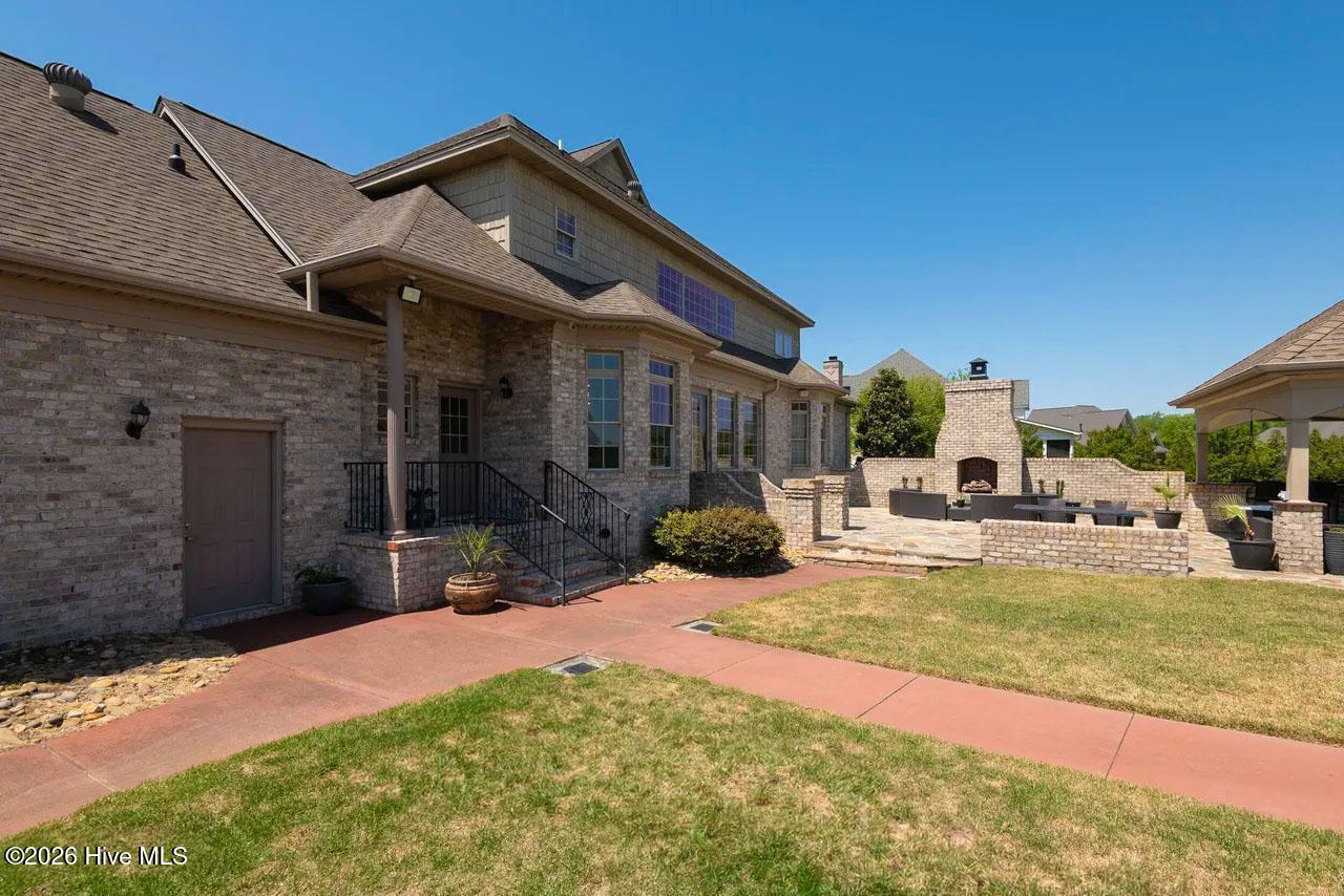 main property photo 40