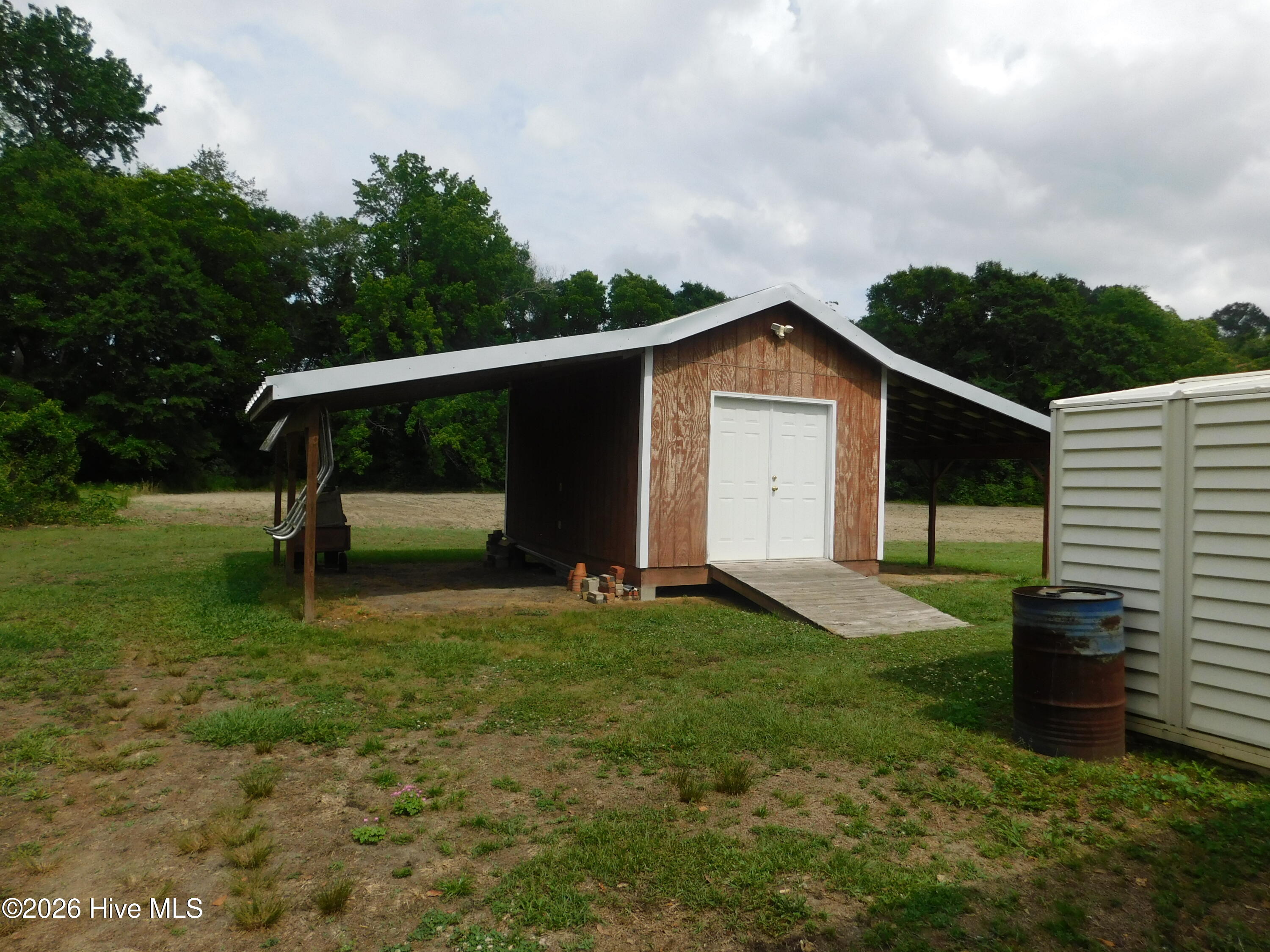 main property photo 36