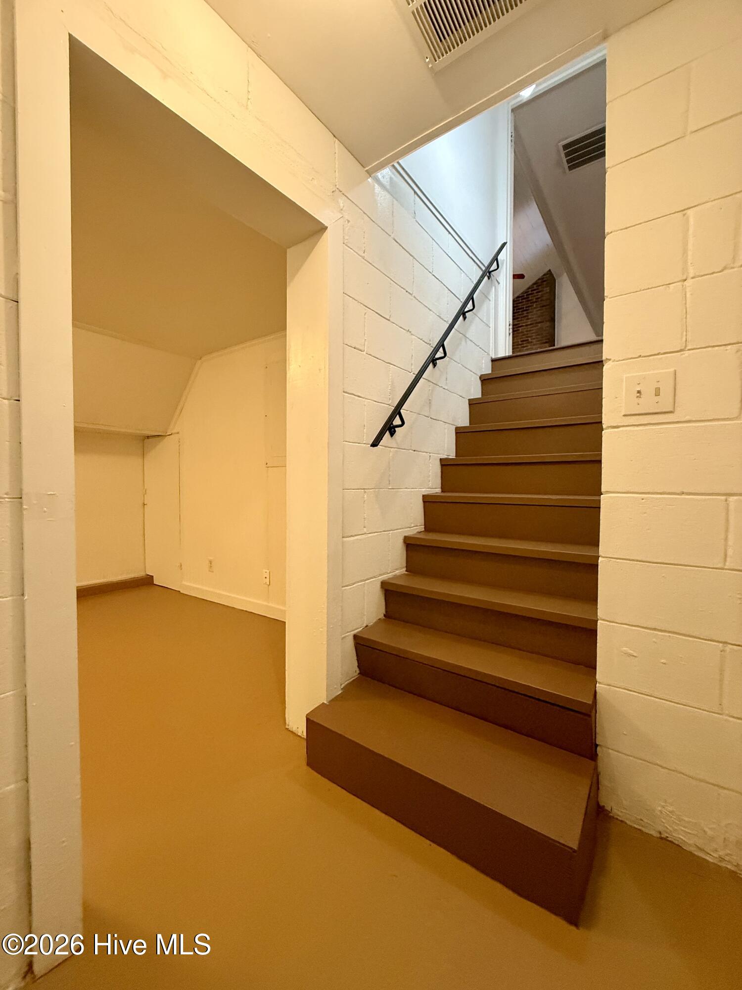 main property photo 76