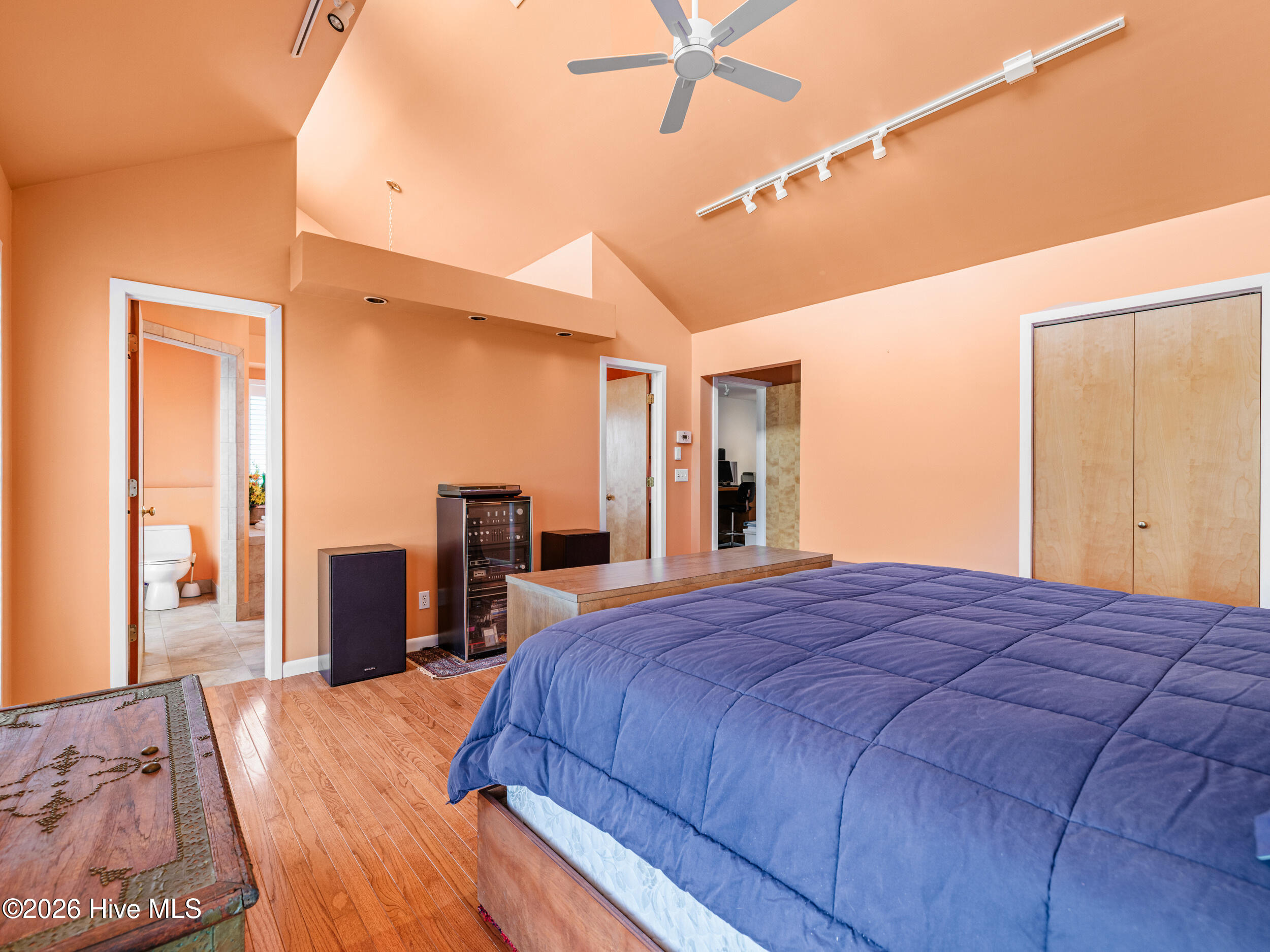 main property photo 50