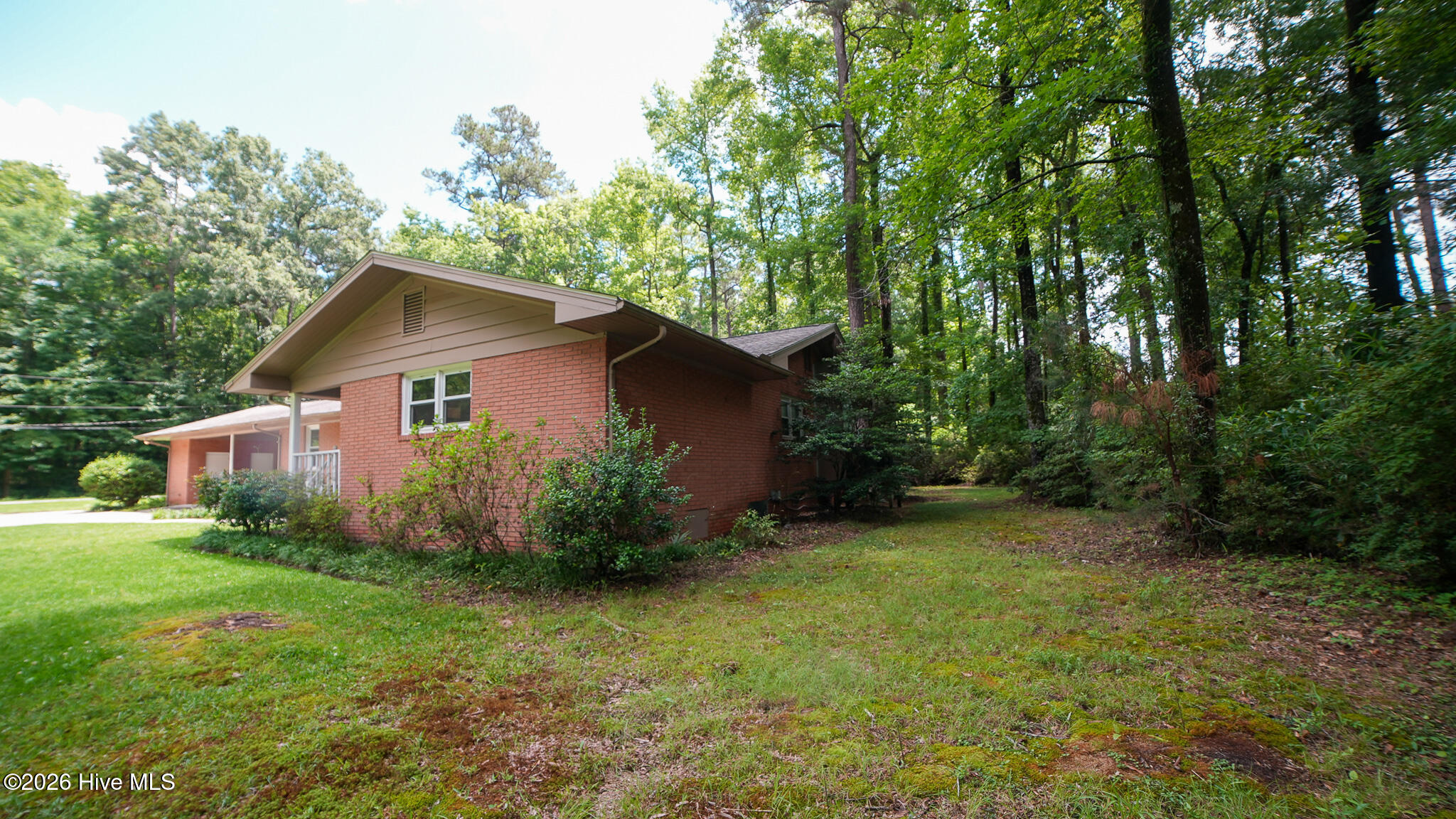 main property photo 10