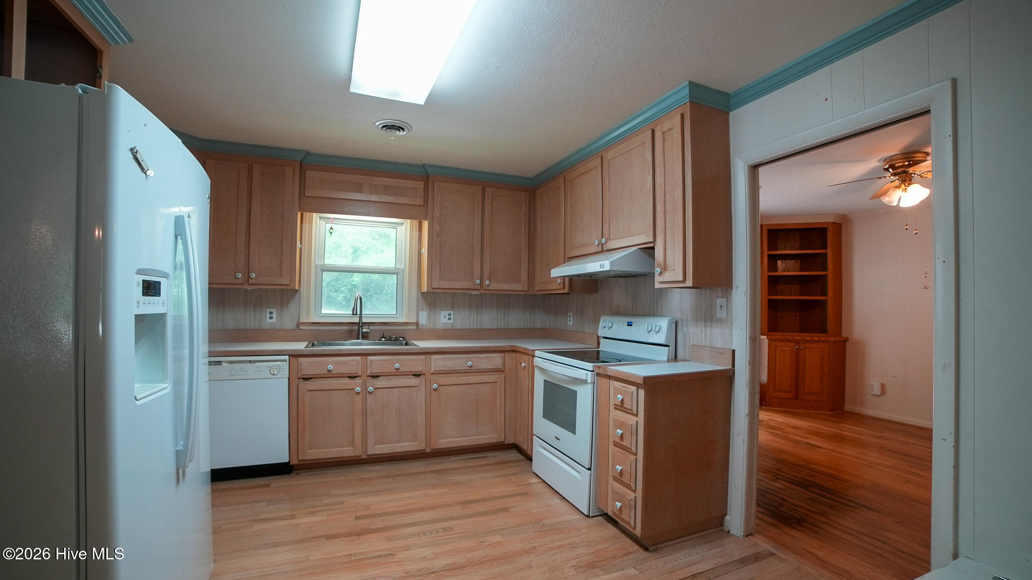 main property photo 25