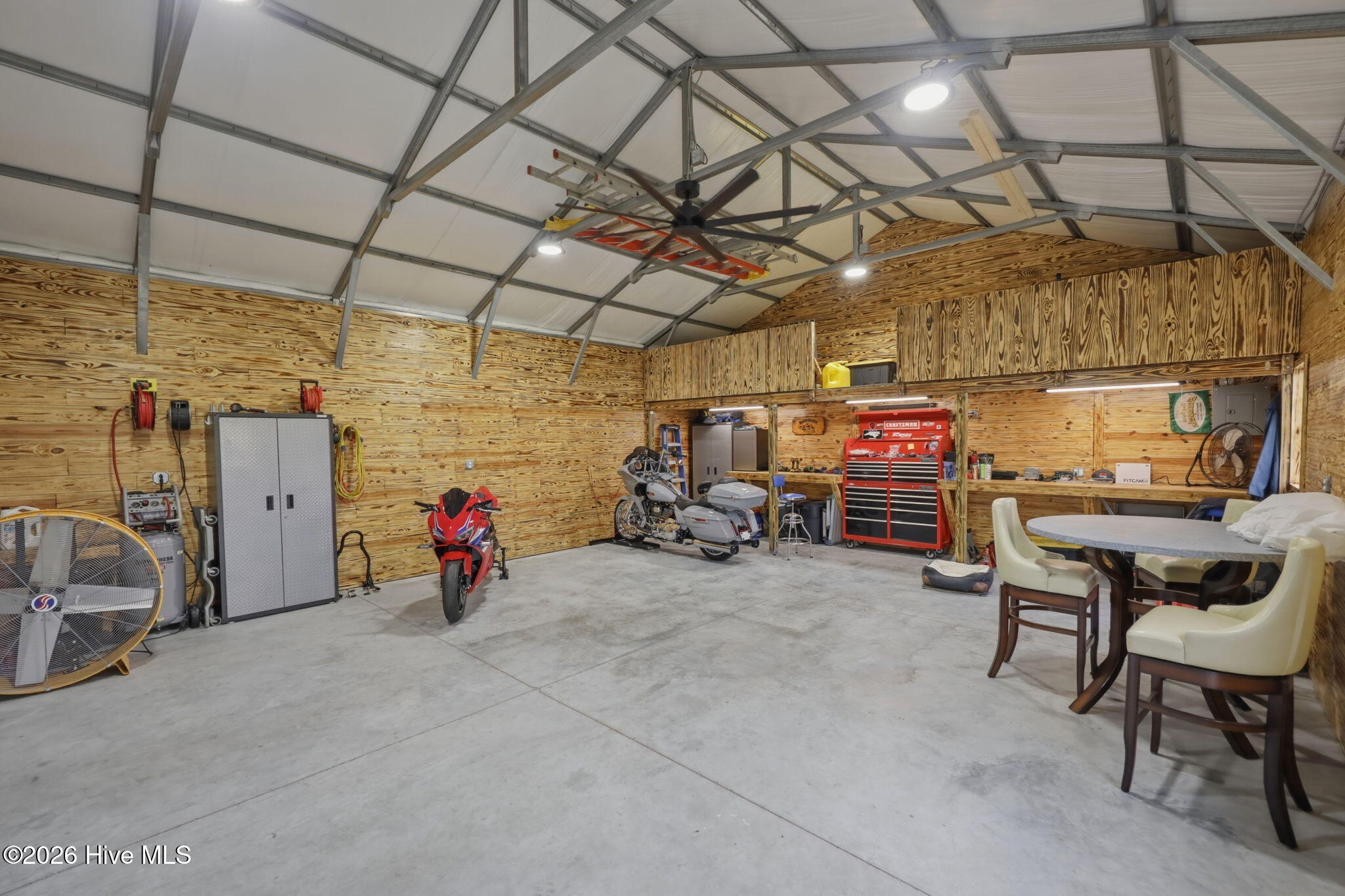 main property photo 37