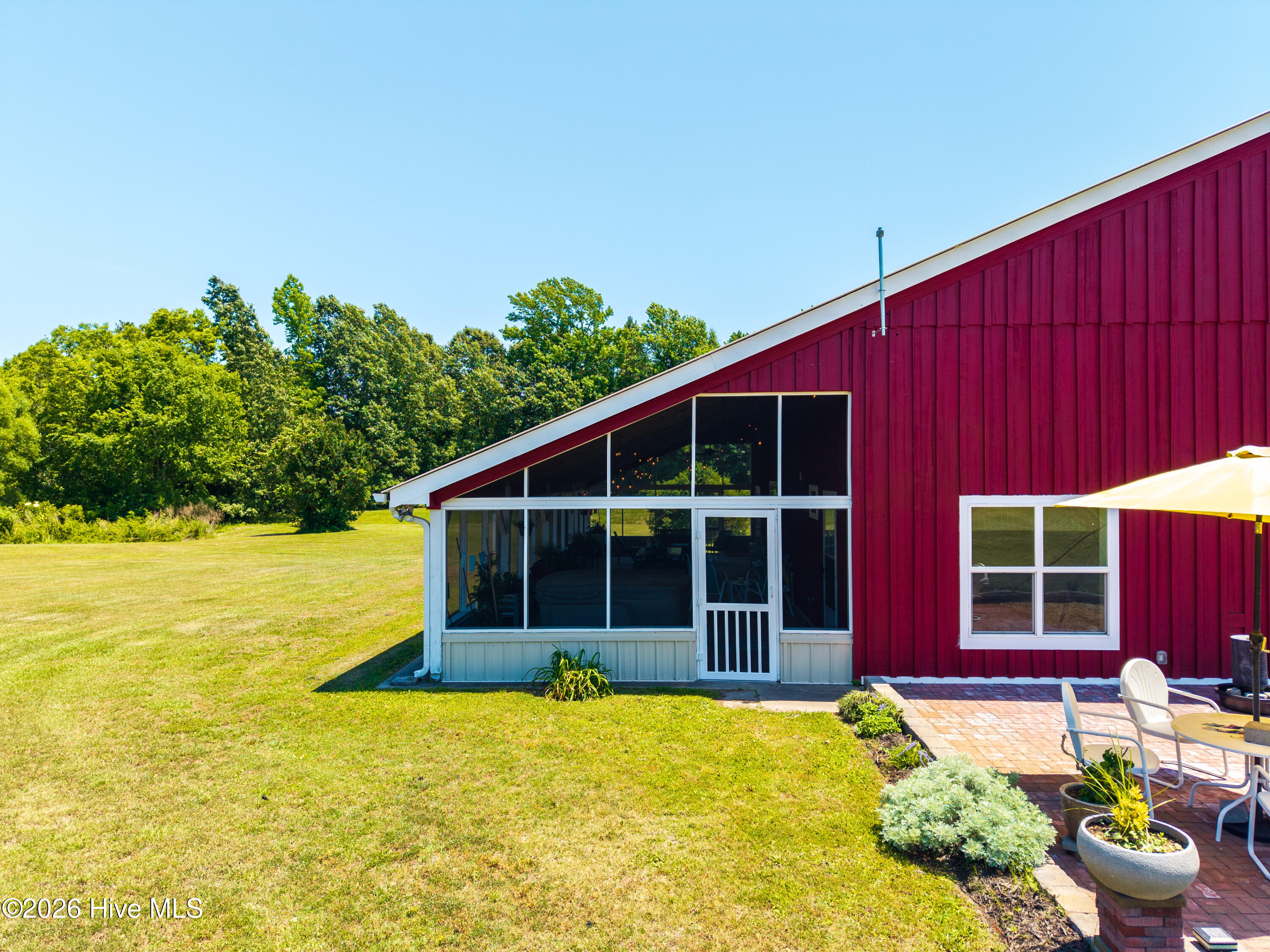 main property photo 37