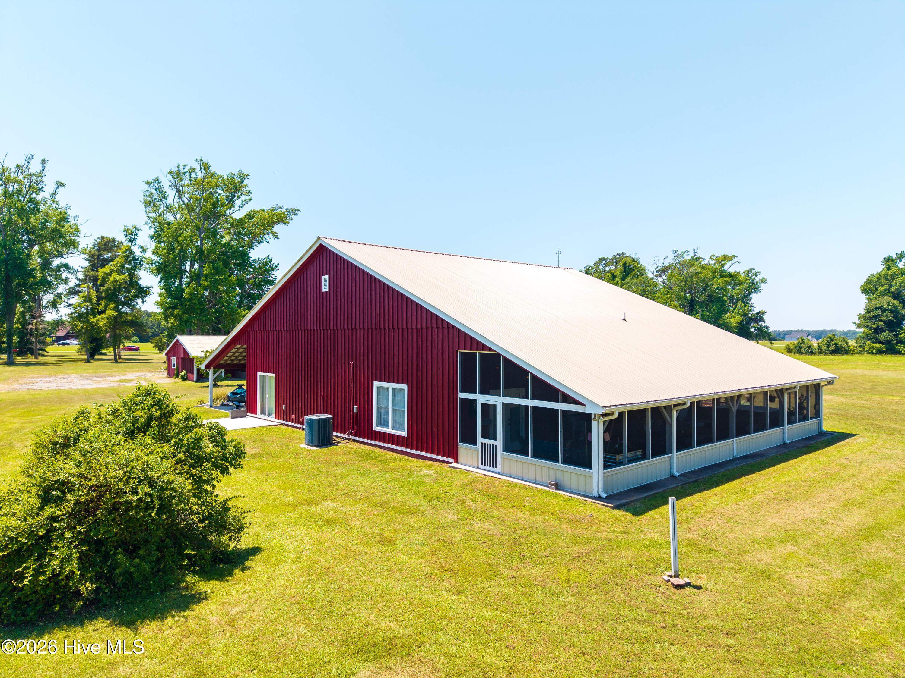 main property photo 40
