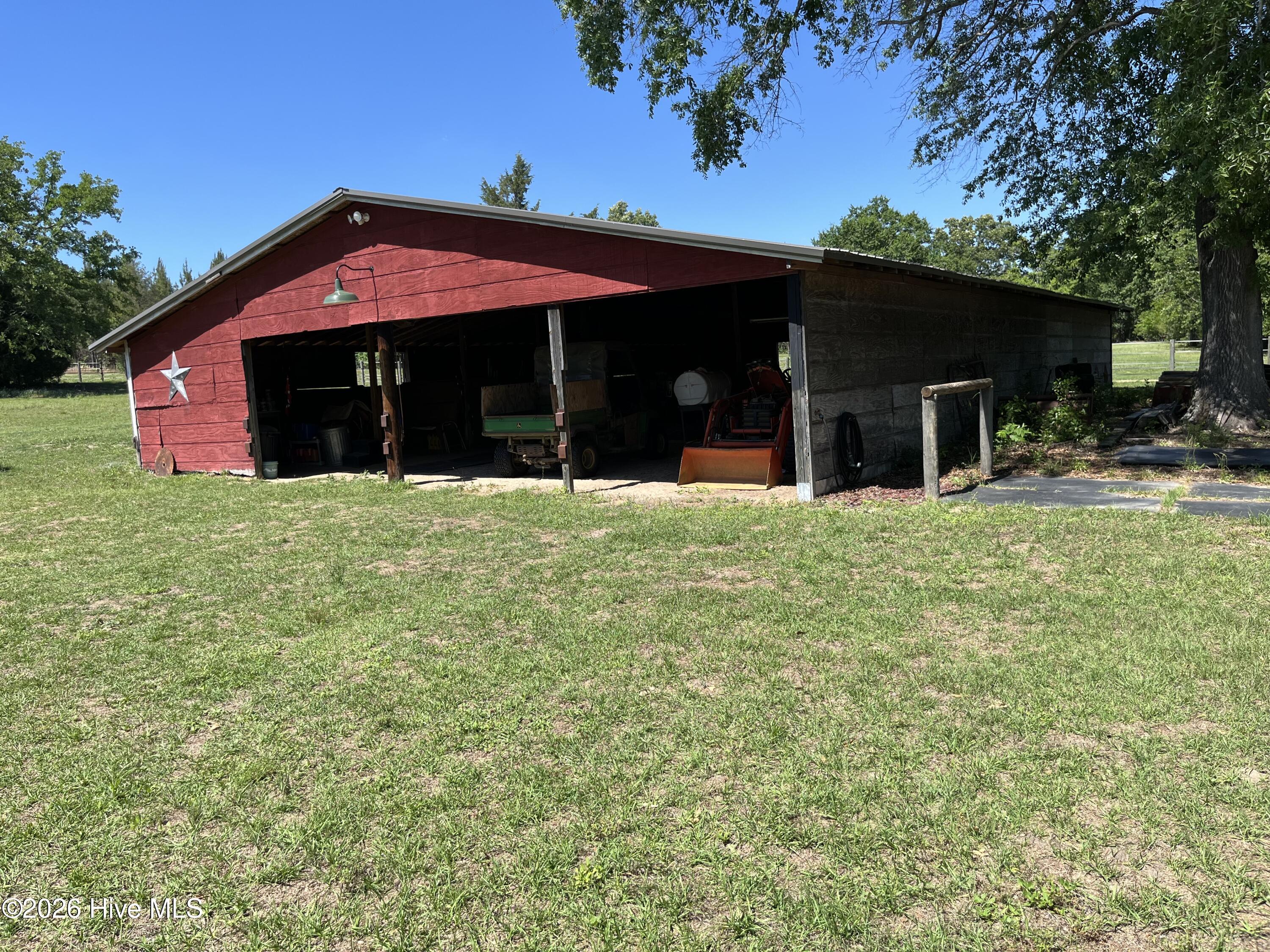 main property photo 32