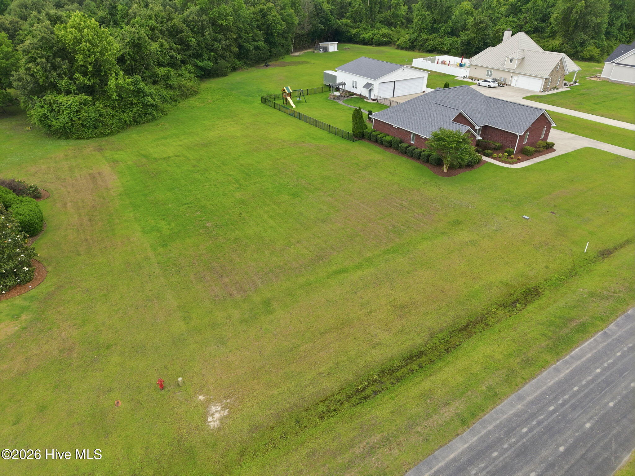 main property photo 4