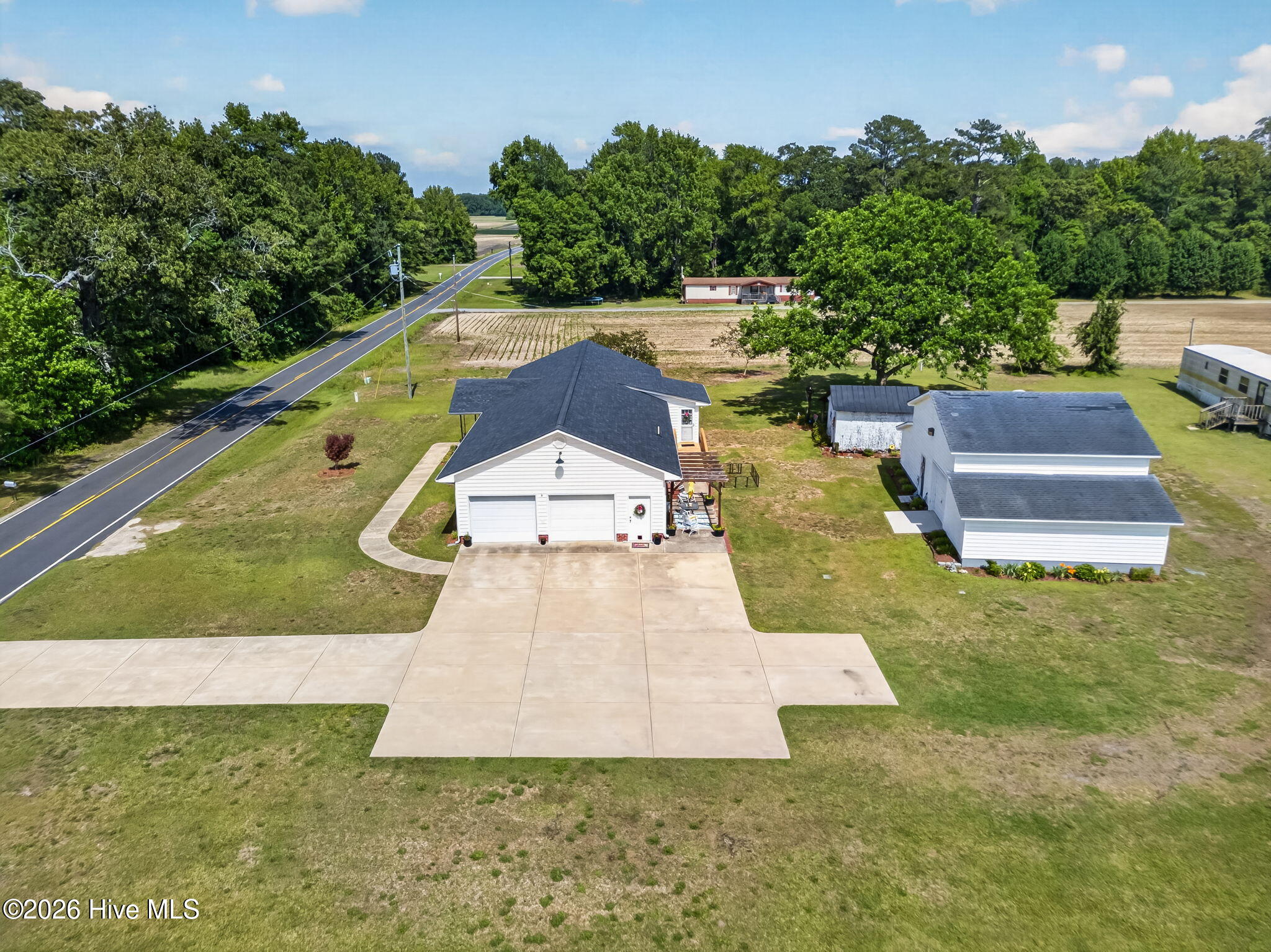 main property photo 30