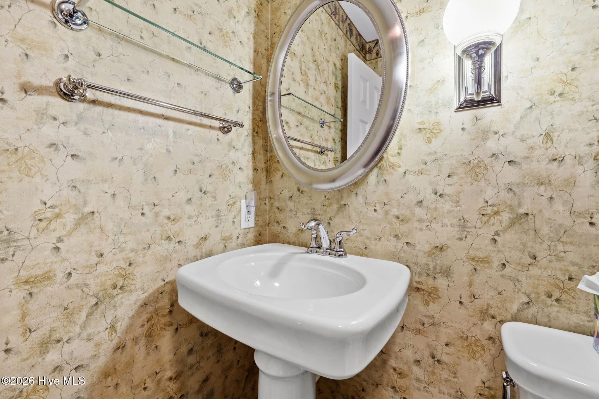 main property photo 30