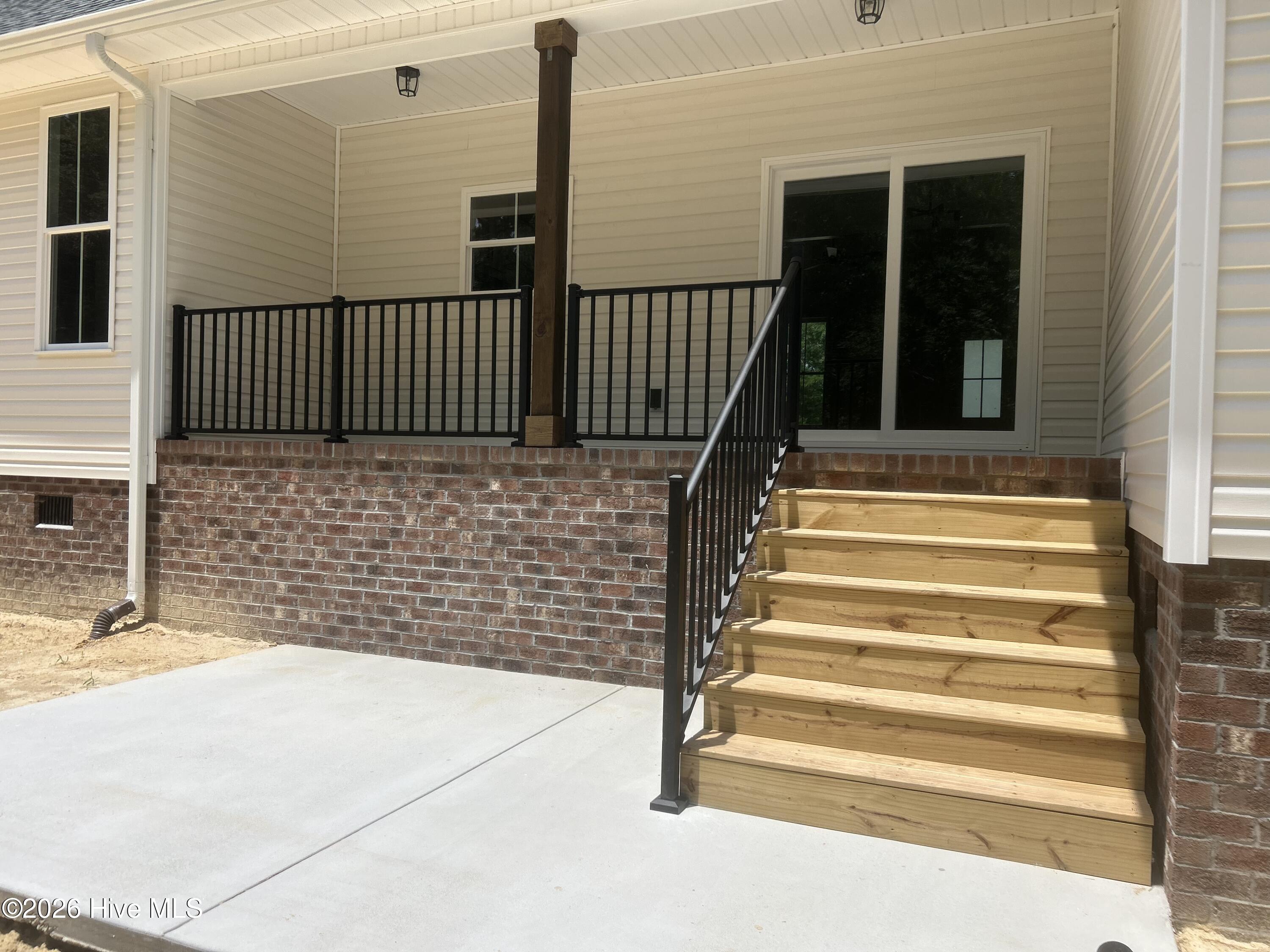 main property photo 34