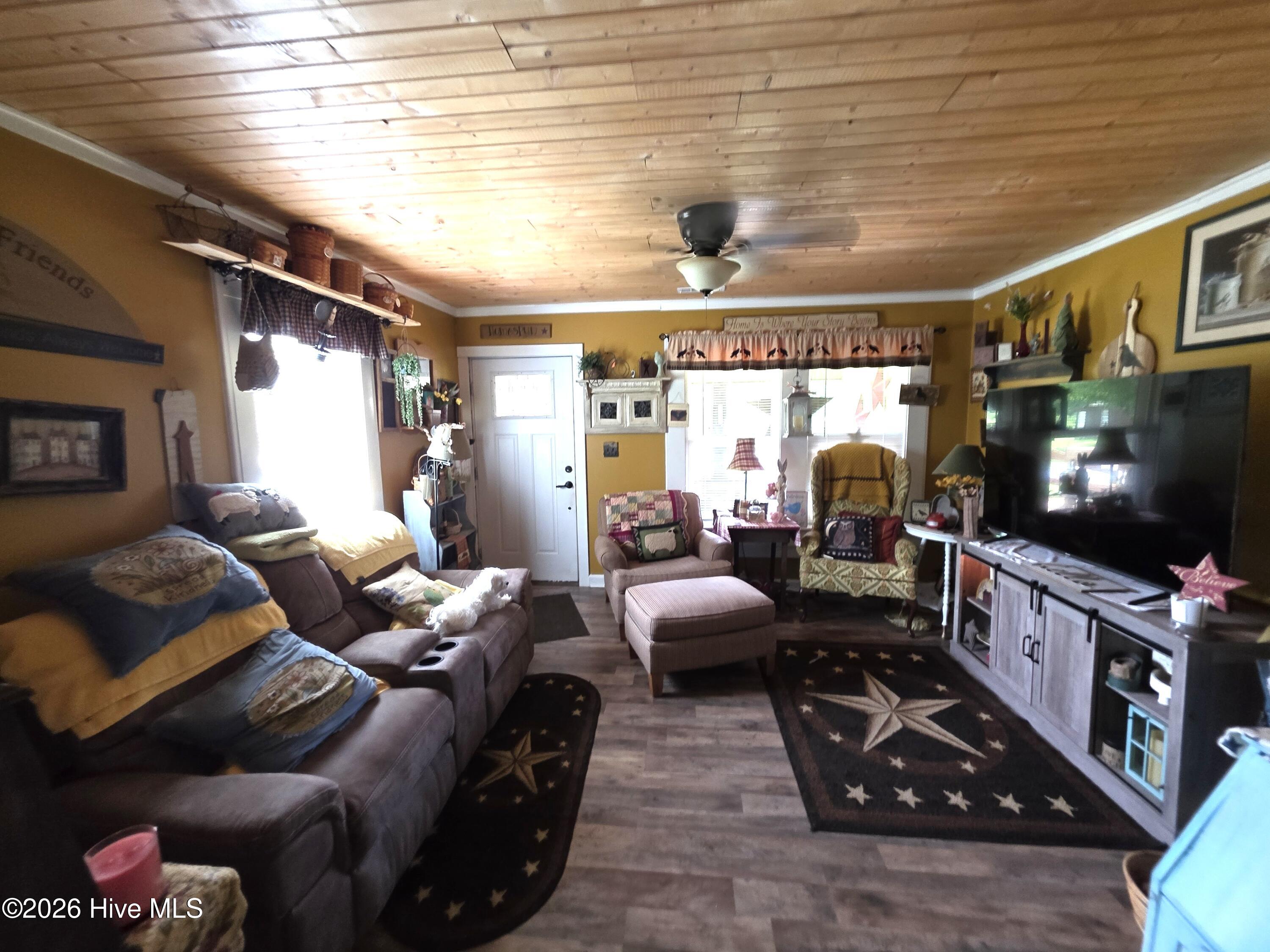 main property photo 12