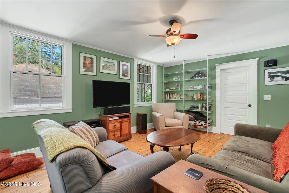 main property photo 17