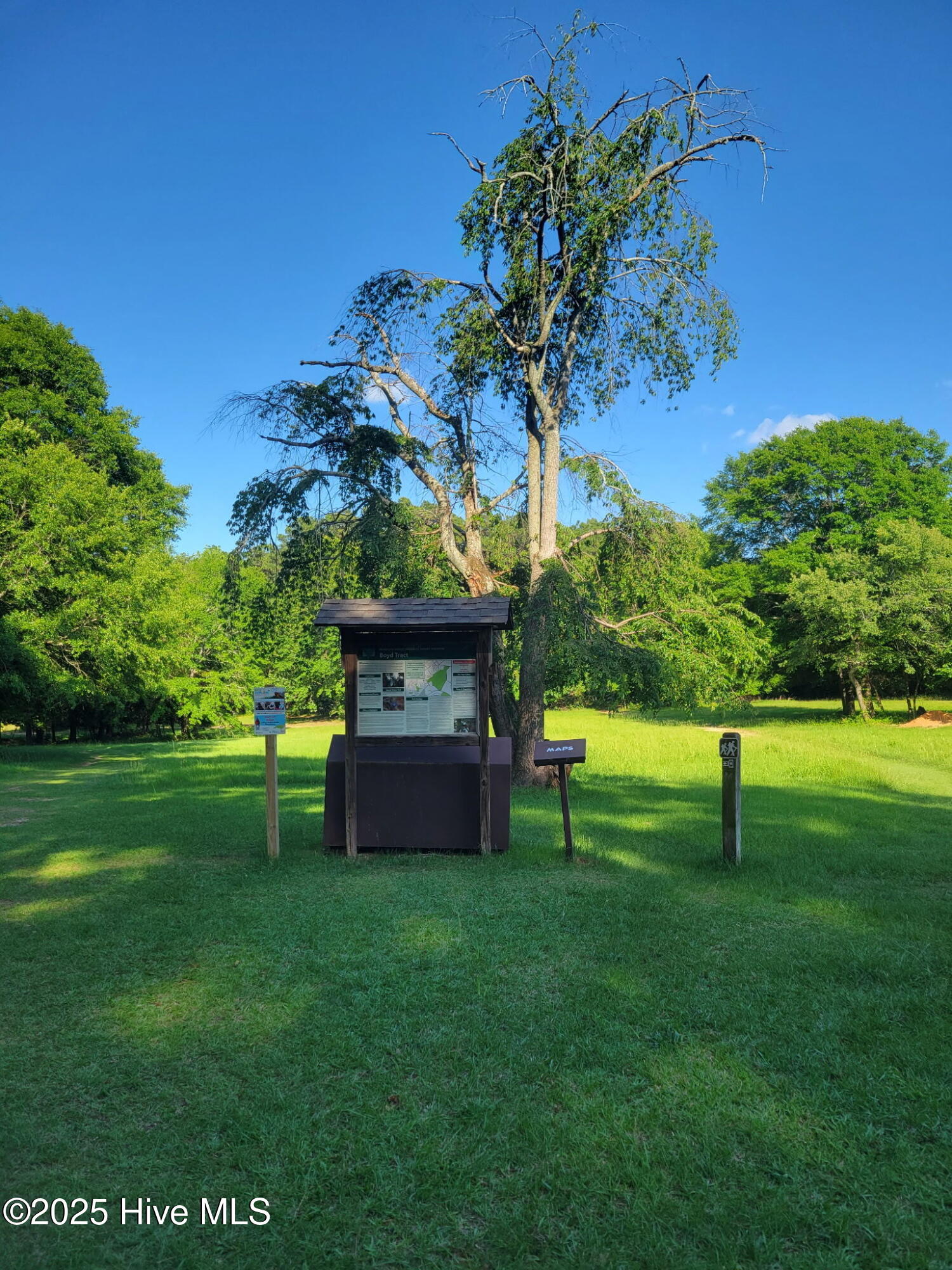 main property photo 43