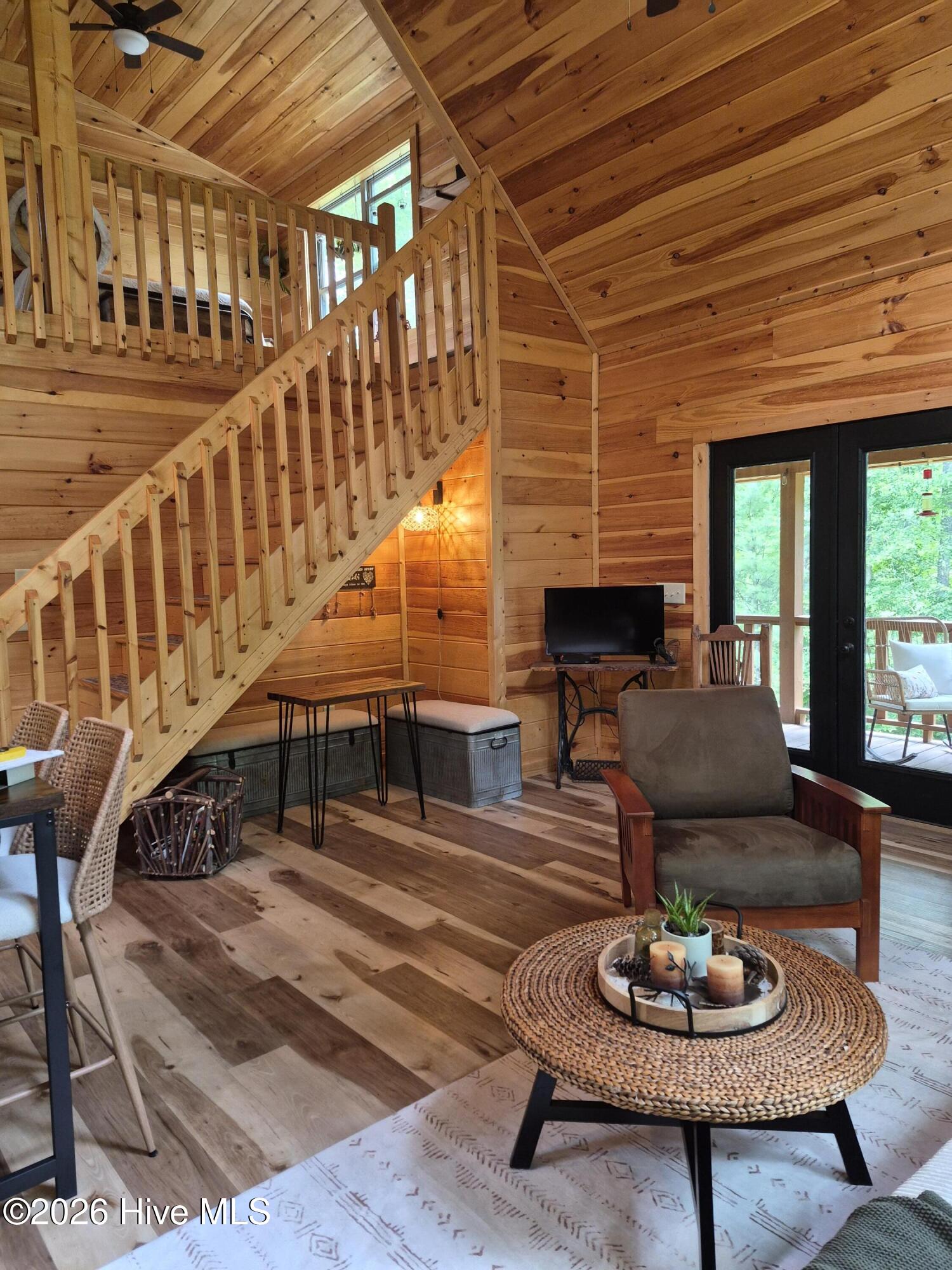main property photo 18