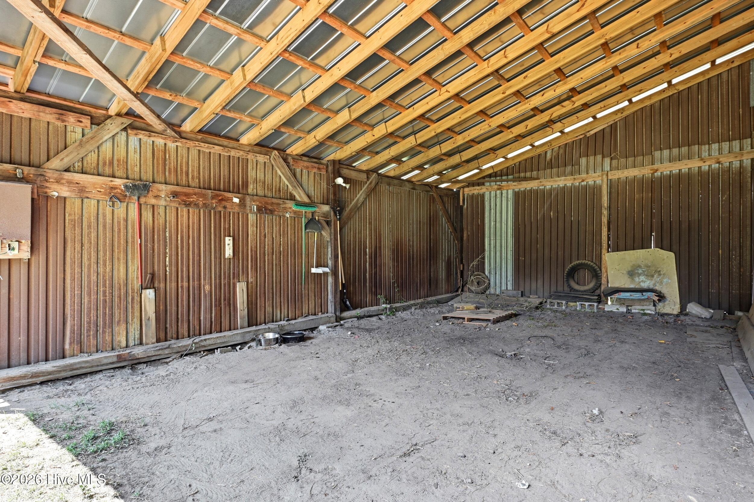 main property photo 29
