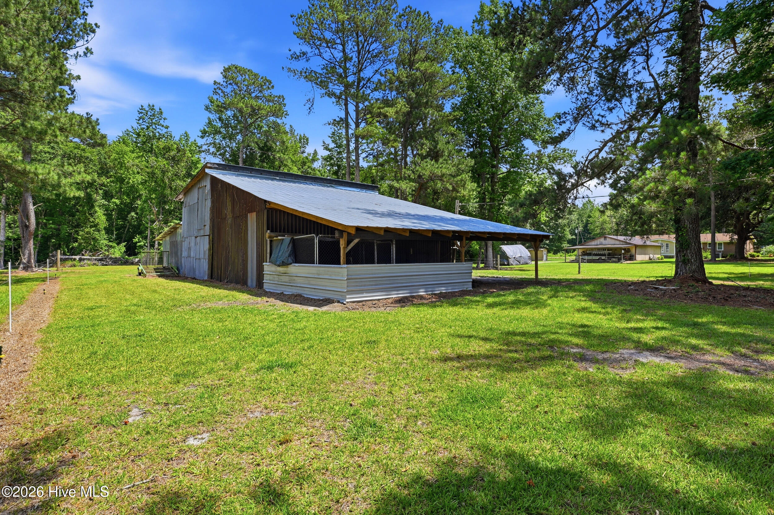 main property photo 33