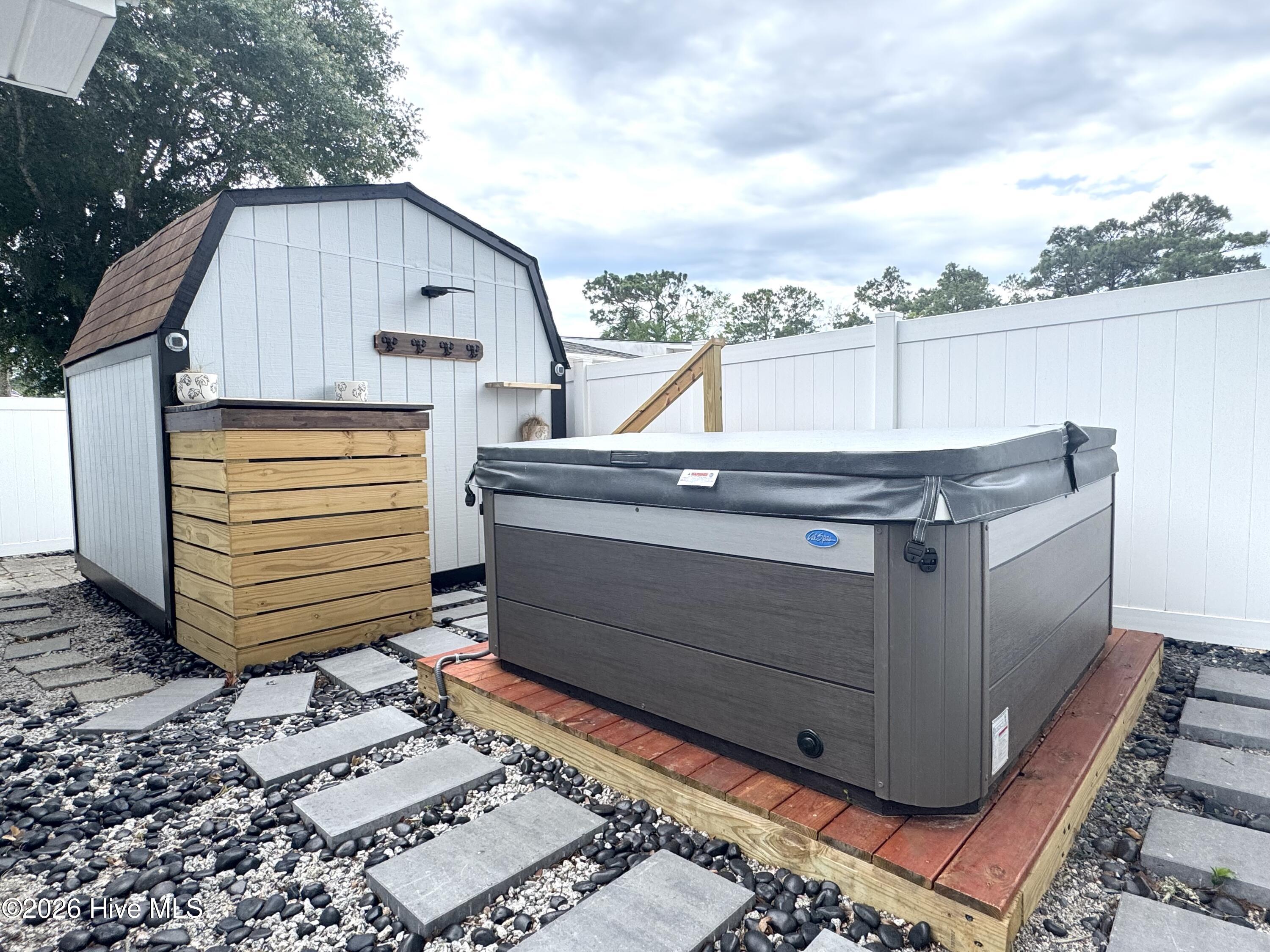 main property photo 16