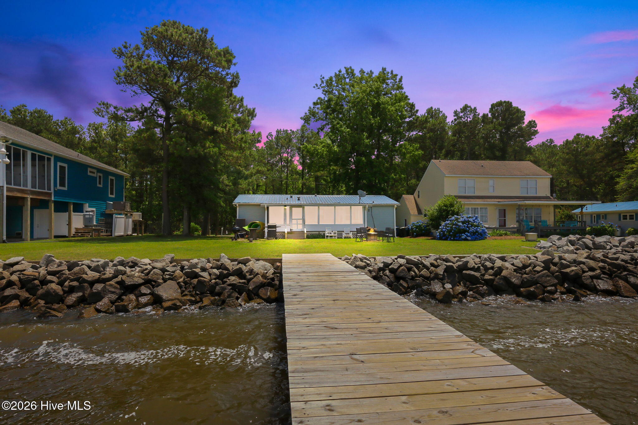 main property photo 32