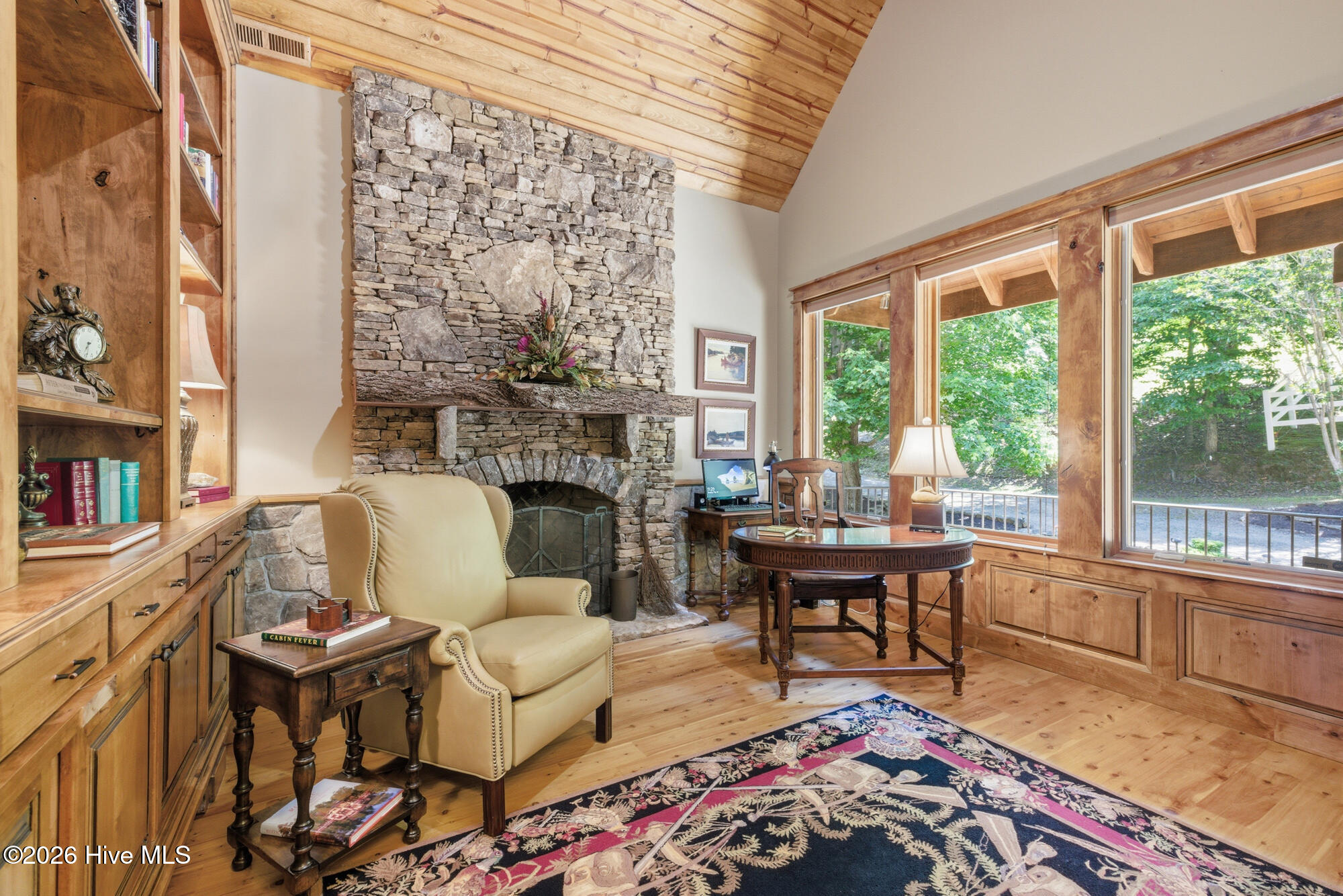 main property photo 13
