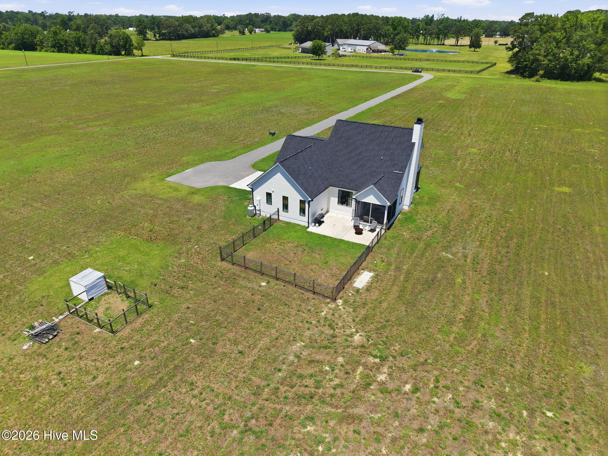 main property photo 45