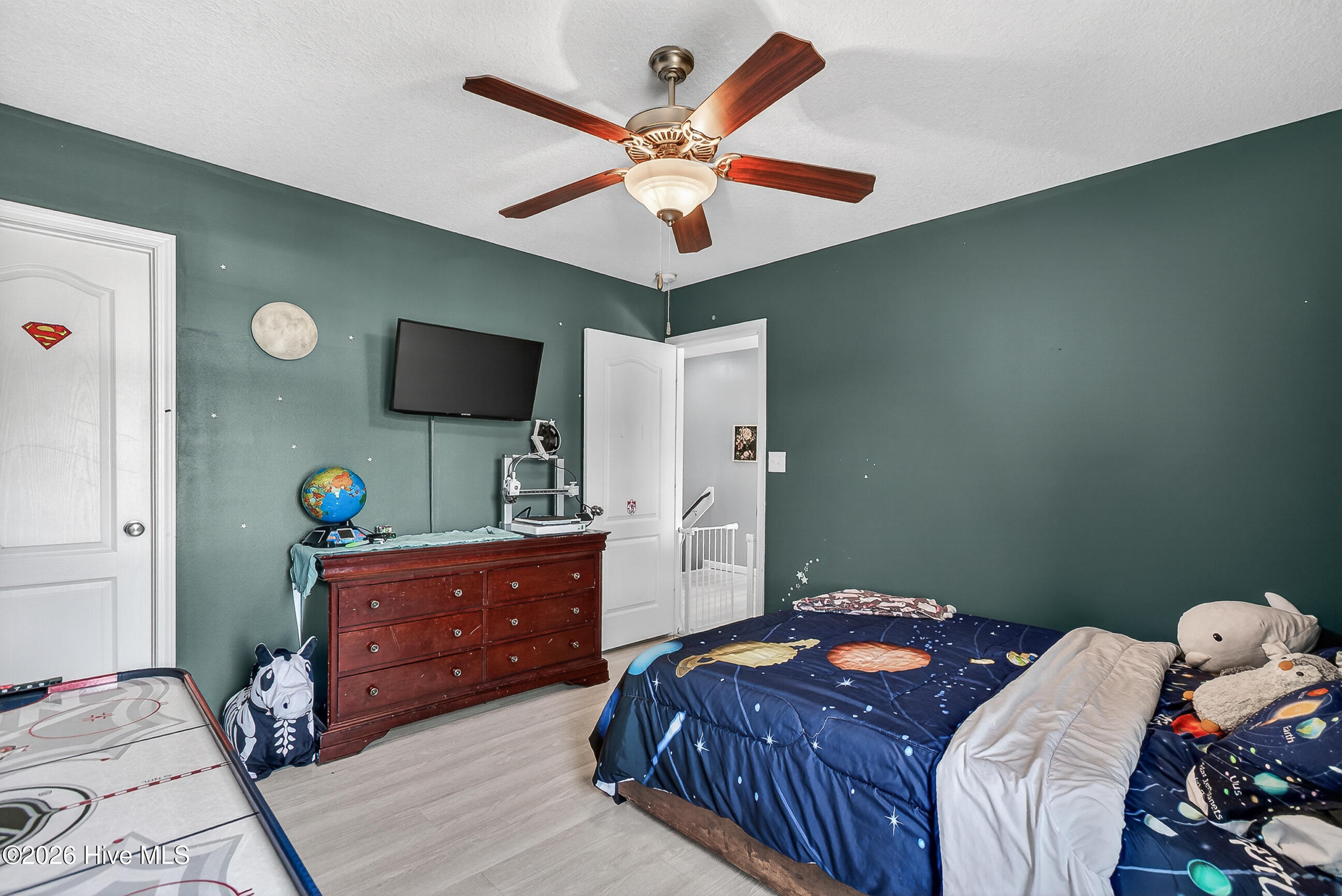 main property photo 25