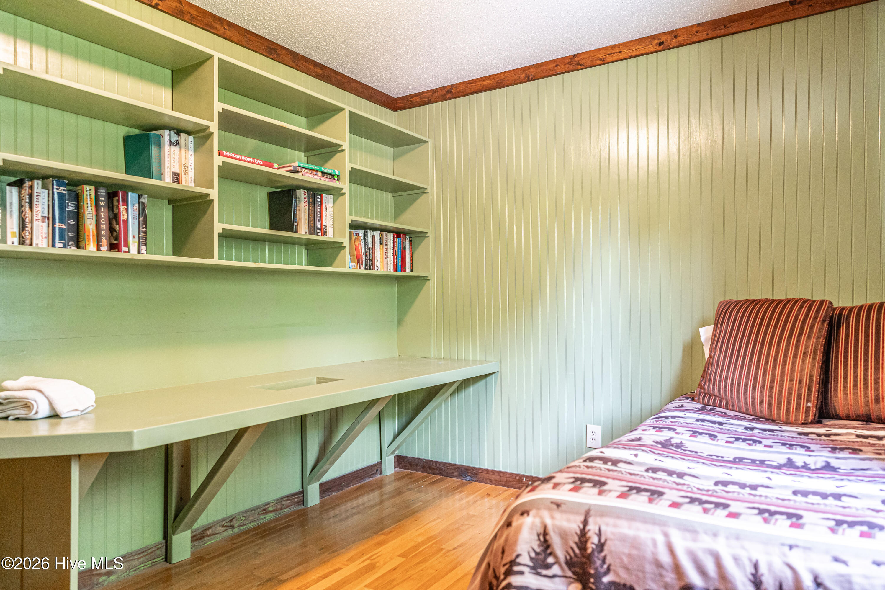 main property photo 32