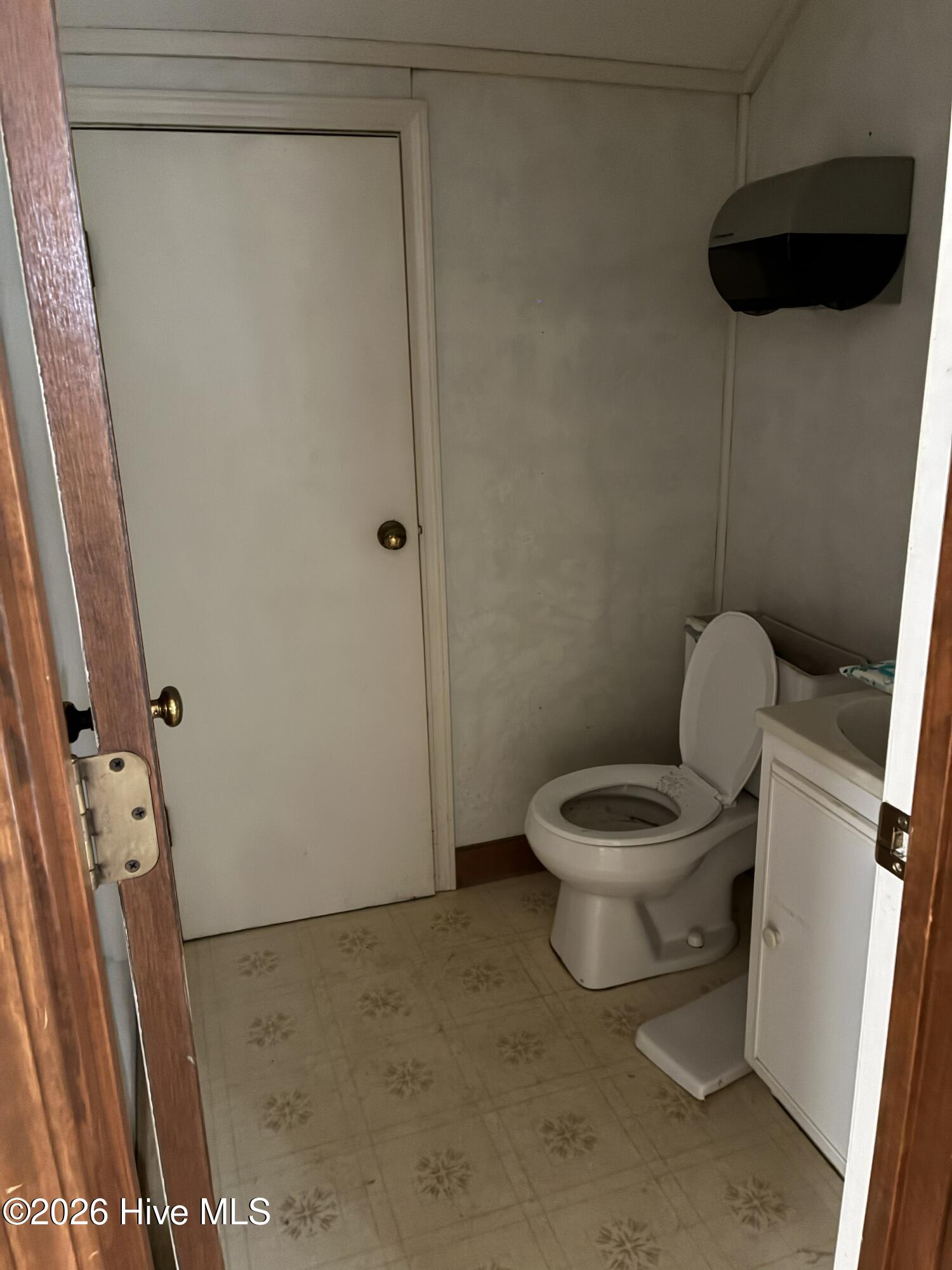 main property photo 10