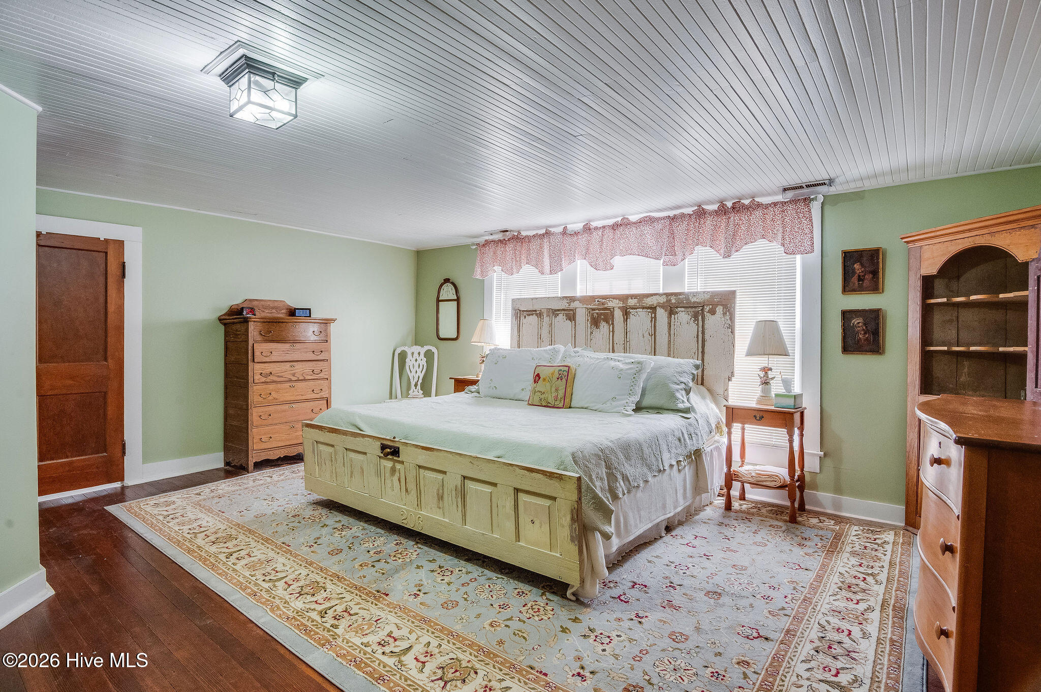 main property photo 37