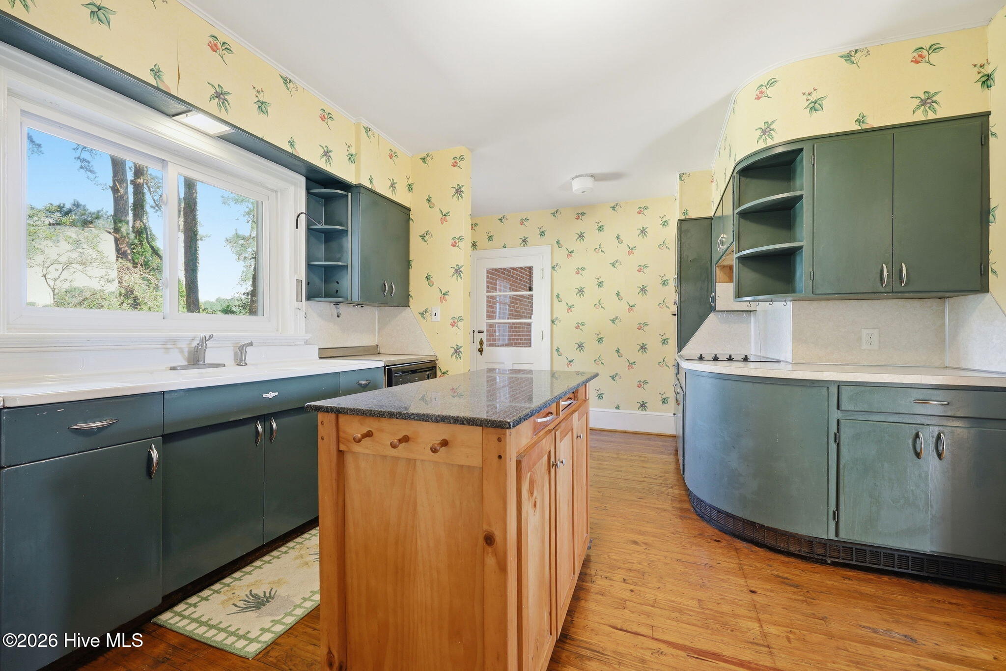 main property photo 14