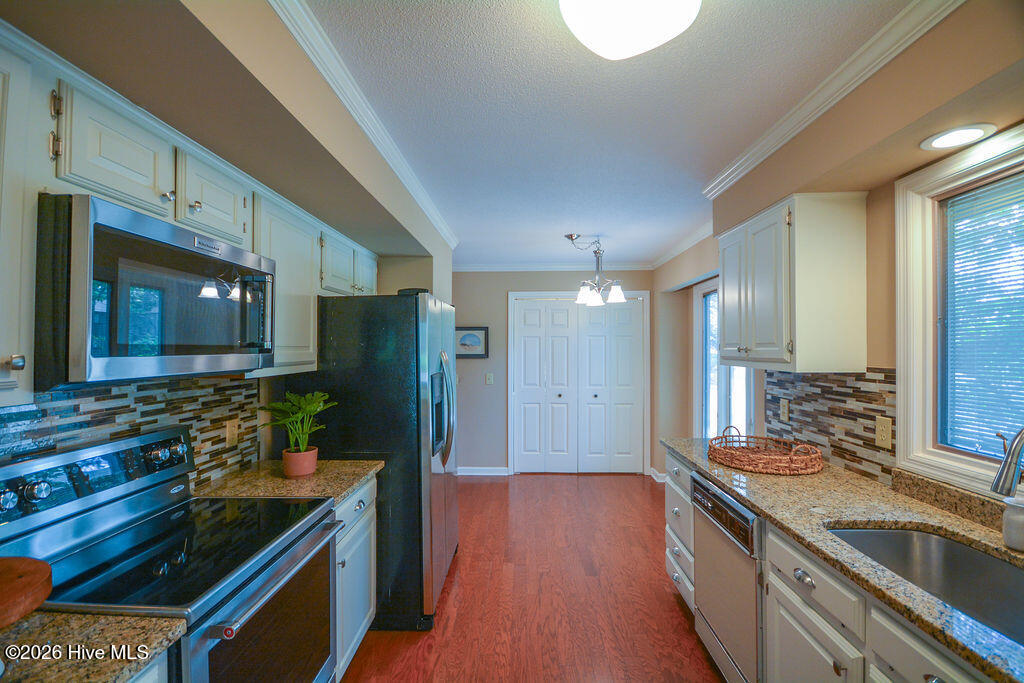 main property photo 17