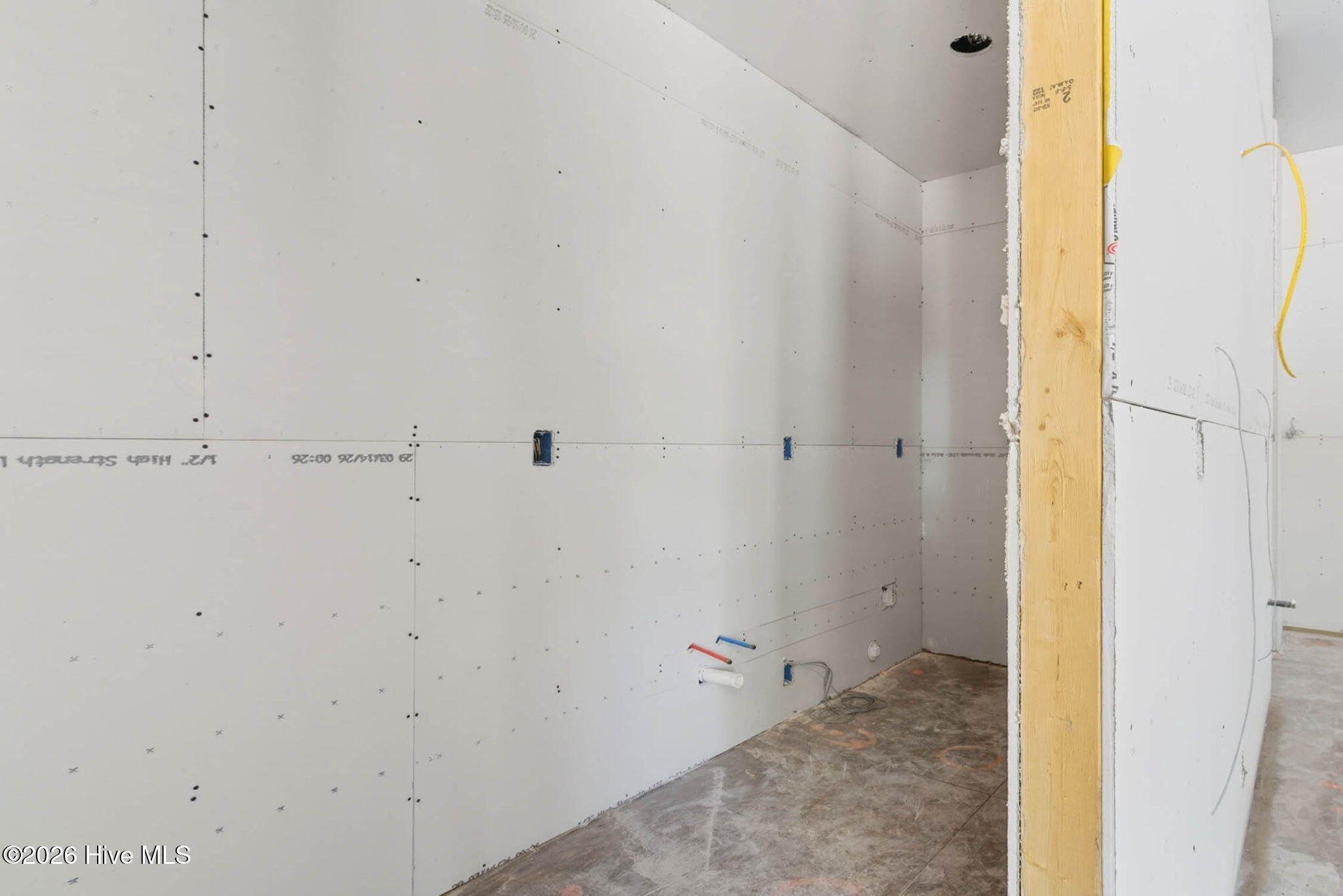 main property photo 14