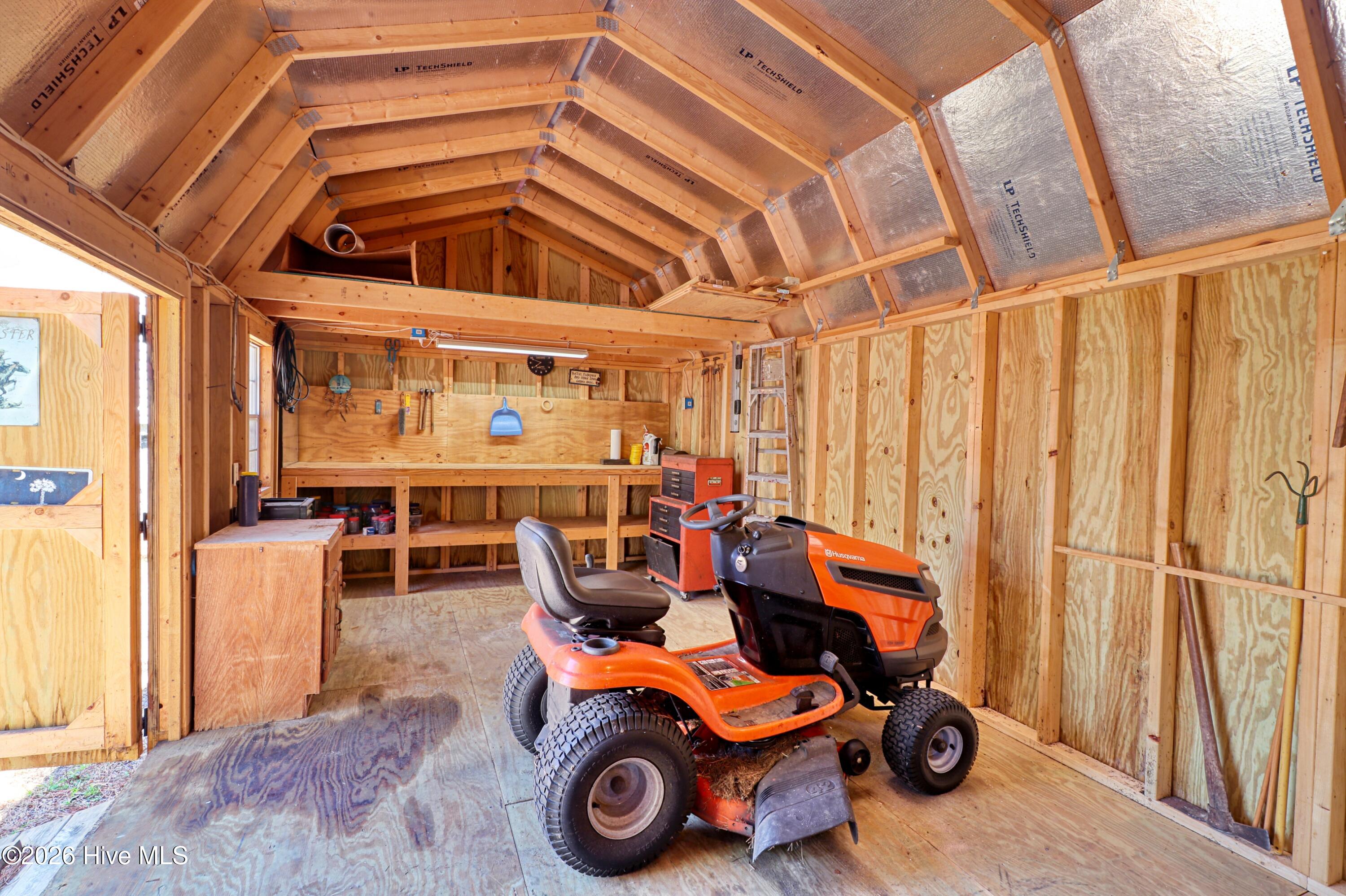 main property photo 30