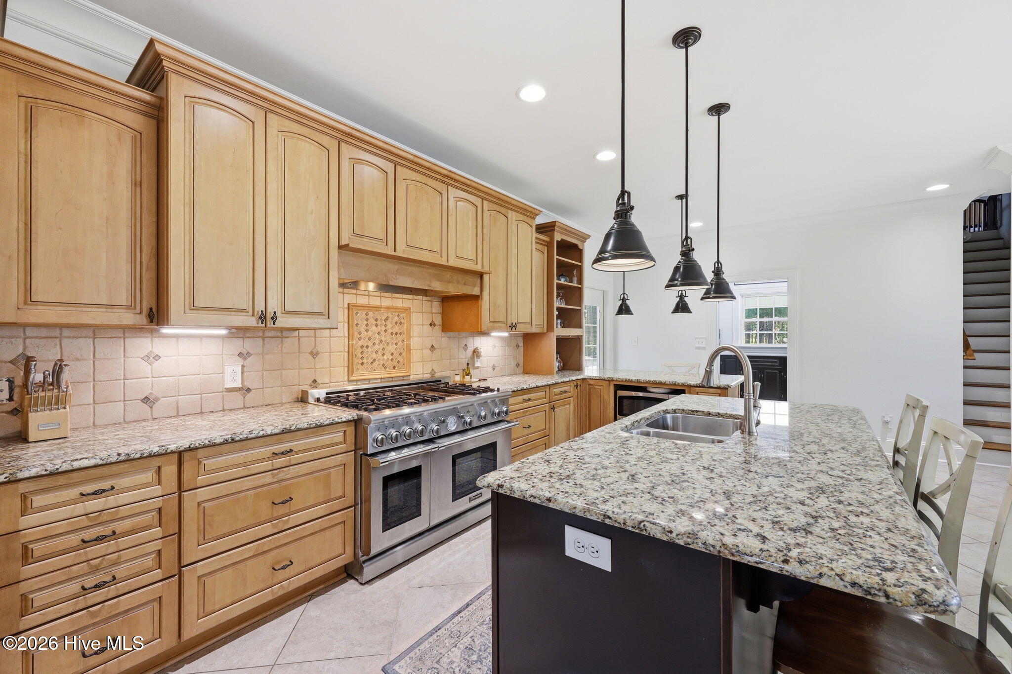 main property photo 14
