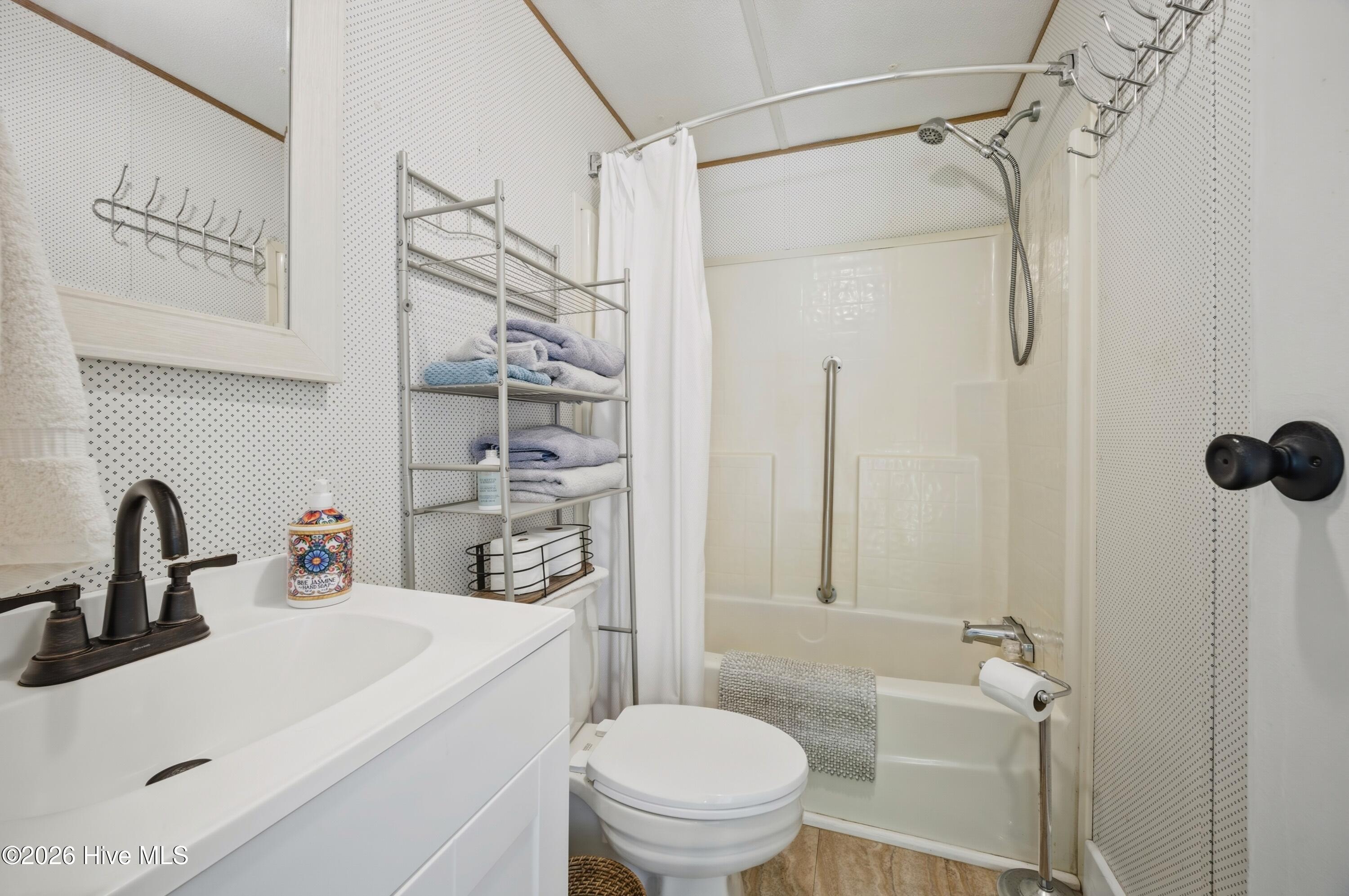 main property photo 45