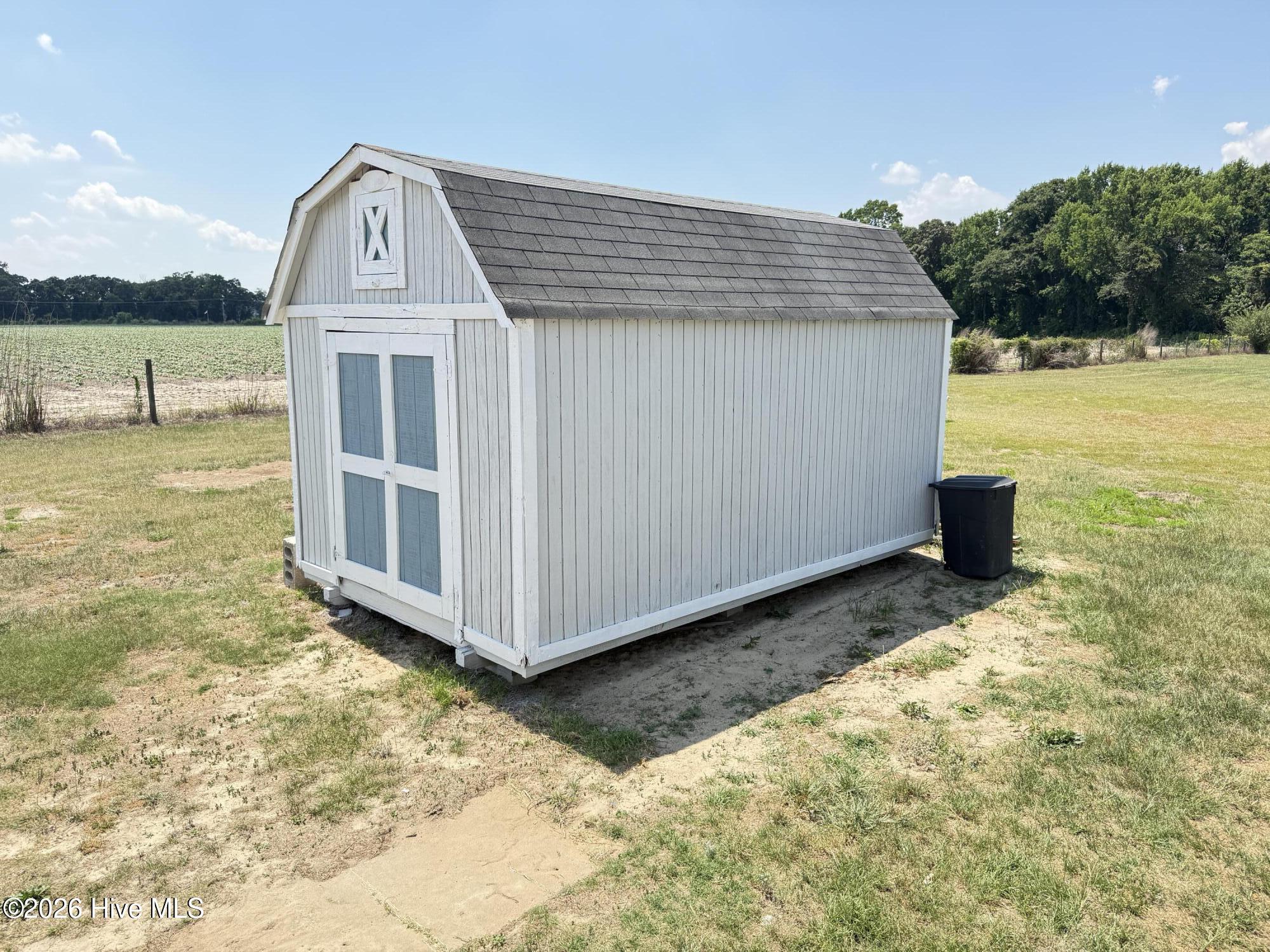 main property photo 28
