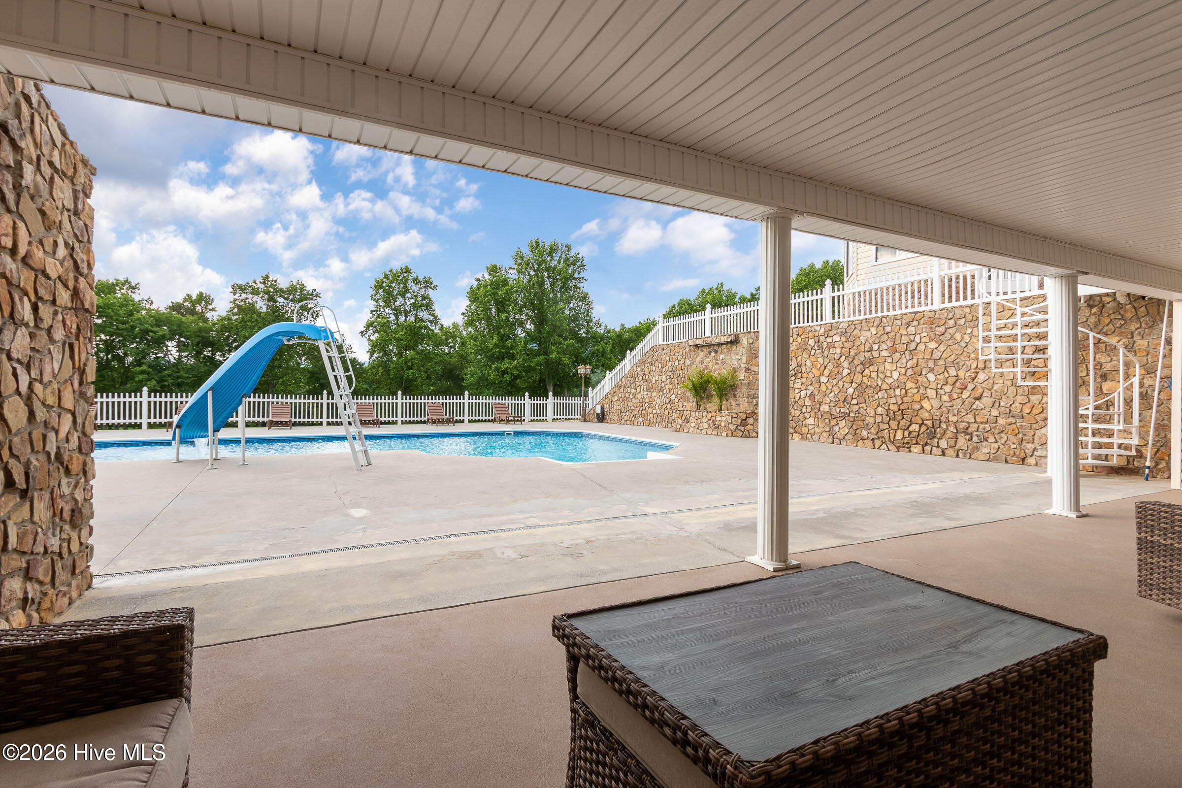 main property photo 99