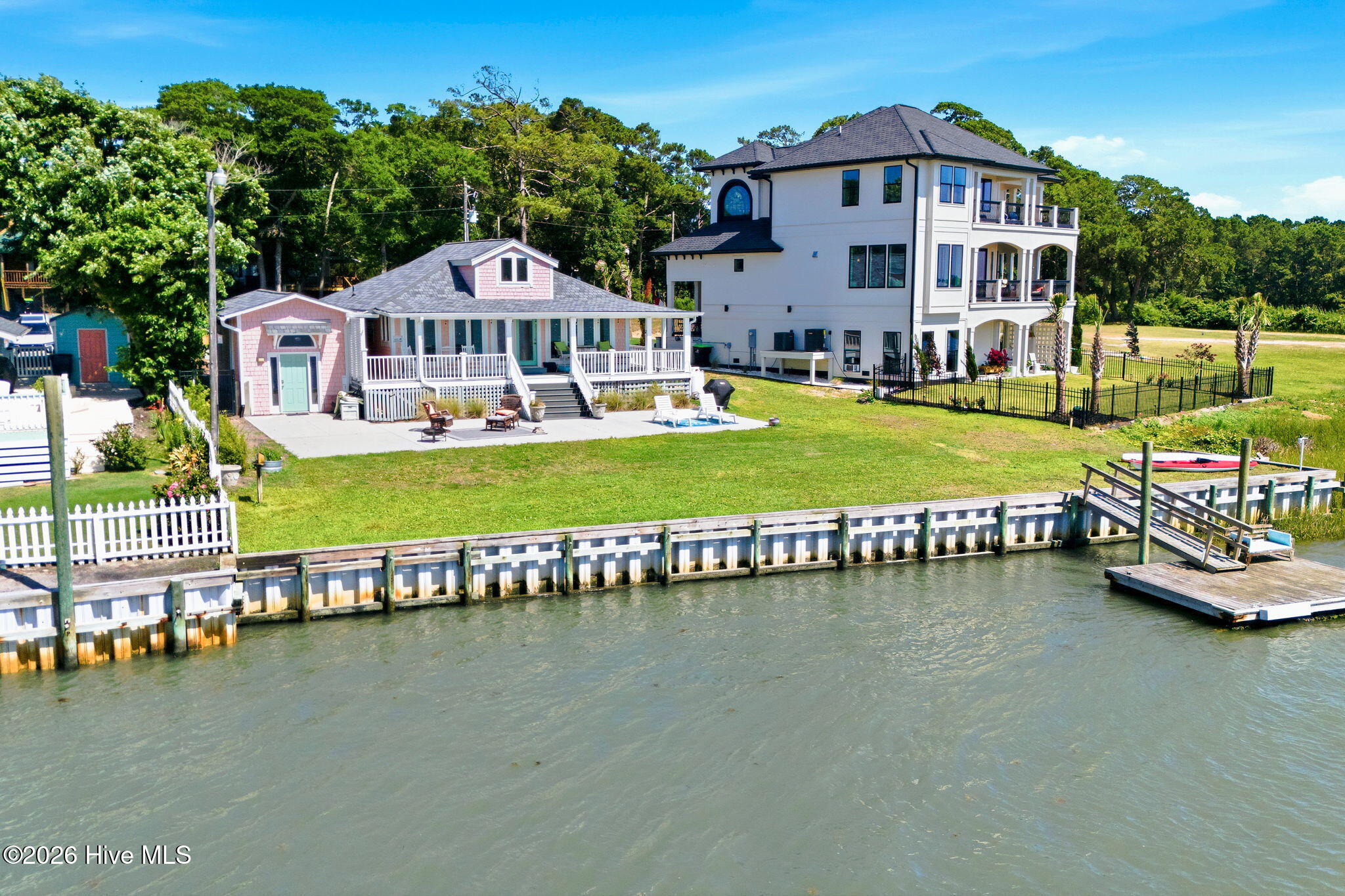 main property photo 17