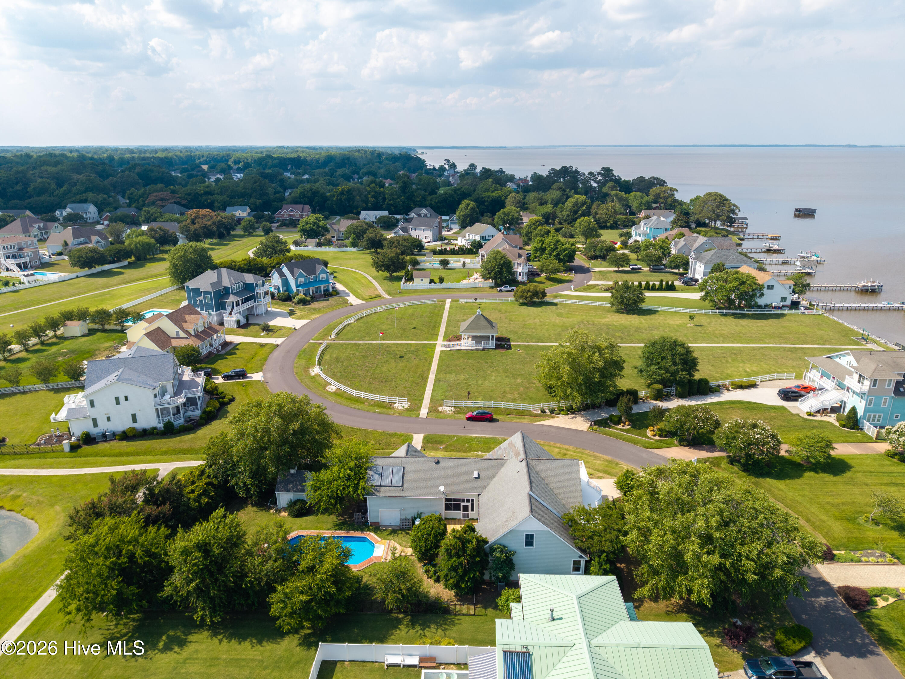 main property photo 40